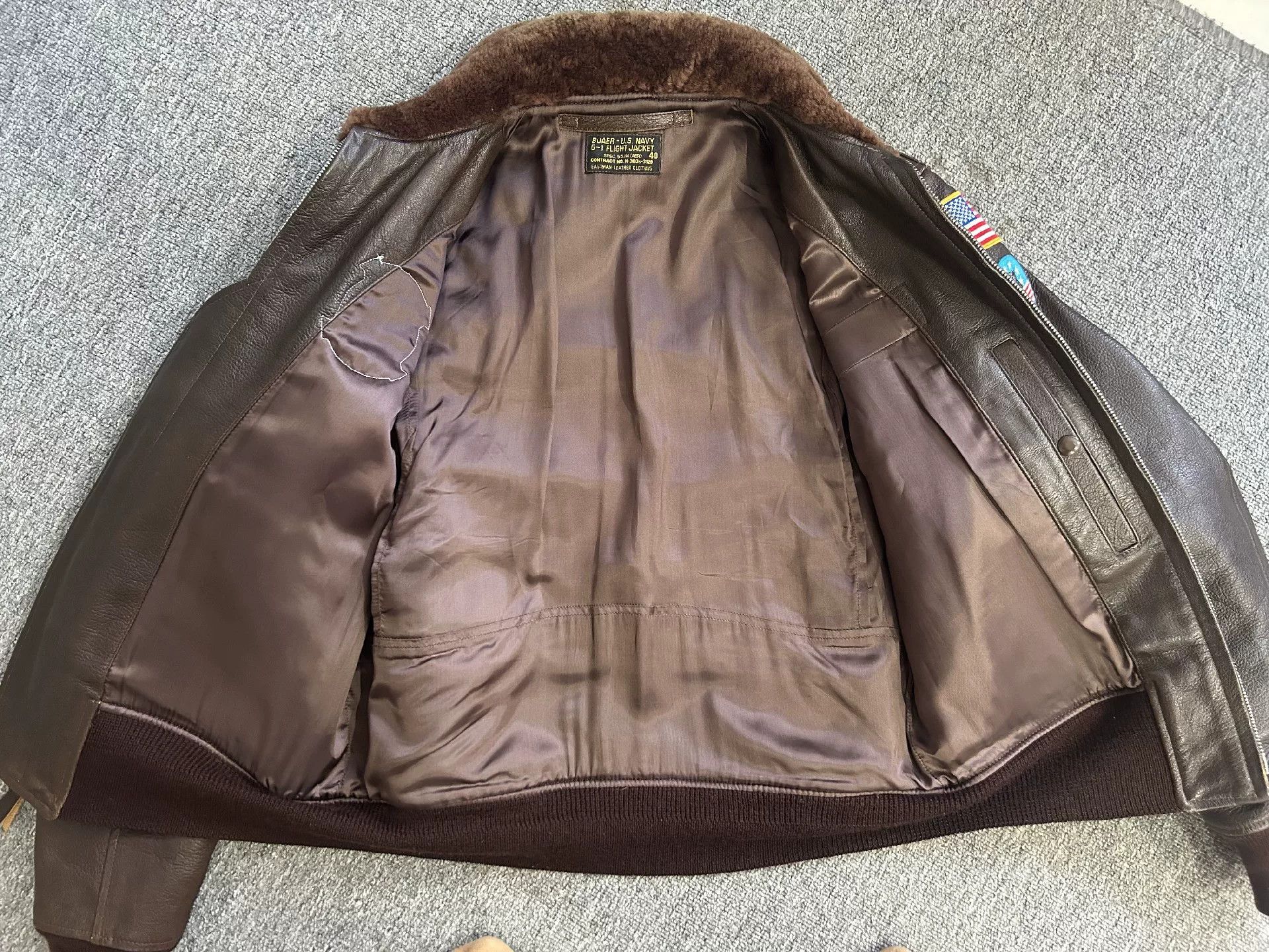 Eastman Leather Clothing brown leather pilot jacket with patches Size US L / EU 52-54 / 3 - 8 Thumbnail