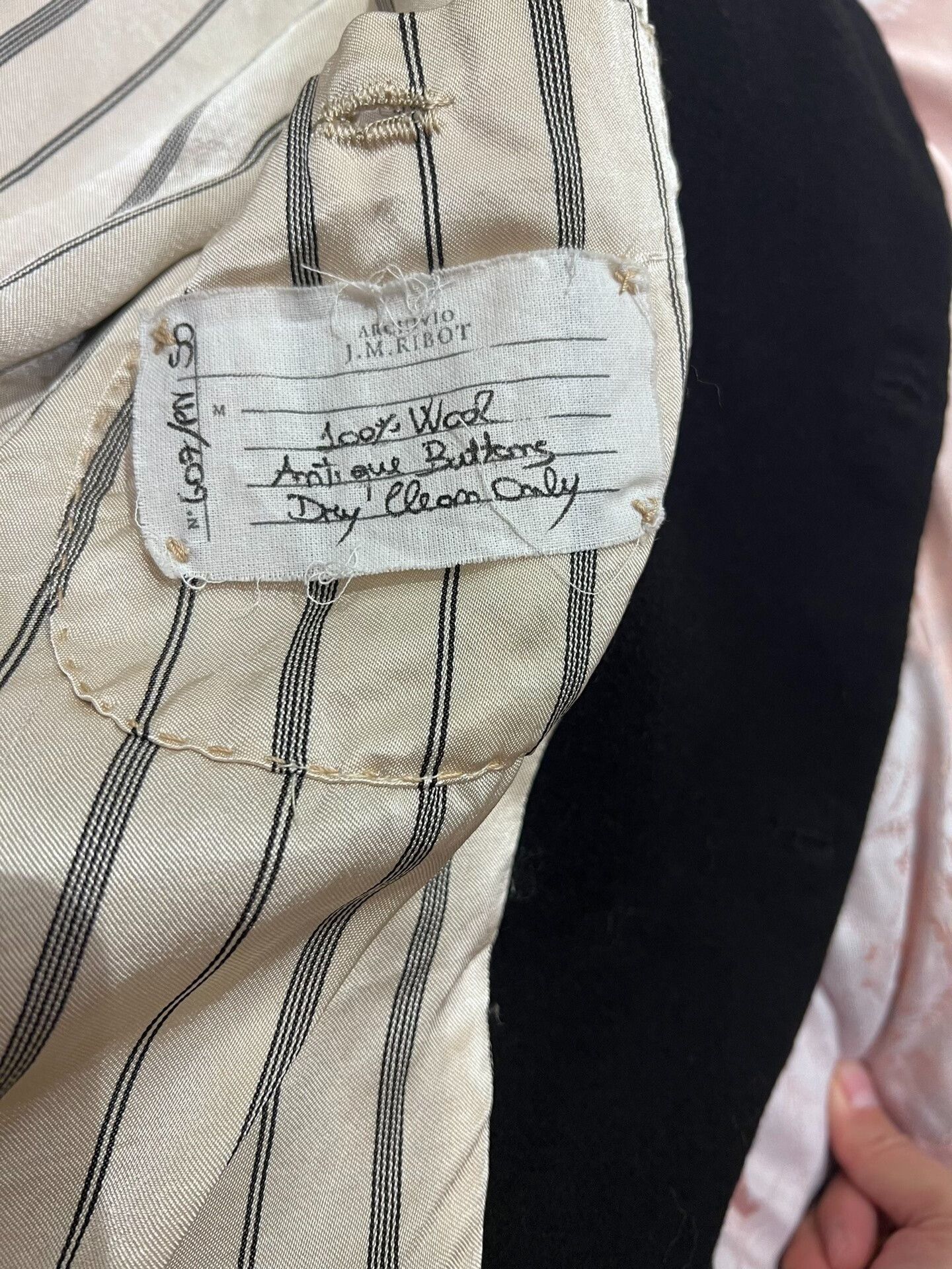 Archivio J.M. Ribot black ribbed coat with silk lining Size US M / EU 48-50 / 2 - 5 Thumbnail