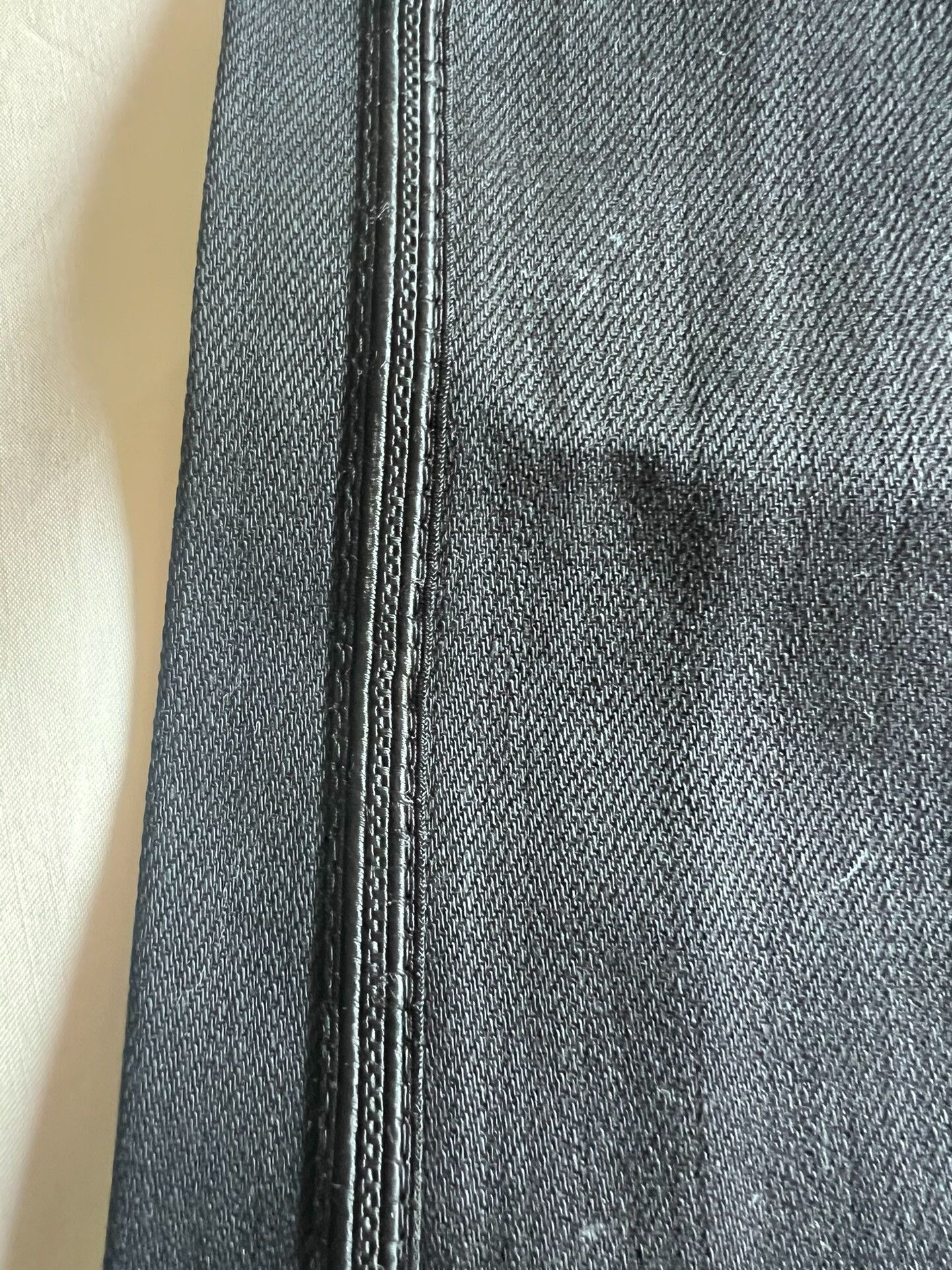 Prada Prada Black Slim Fit Pants in Excellent Condition Size US 34 / EU 50 - 2 Thumbnail