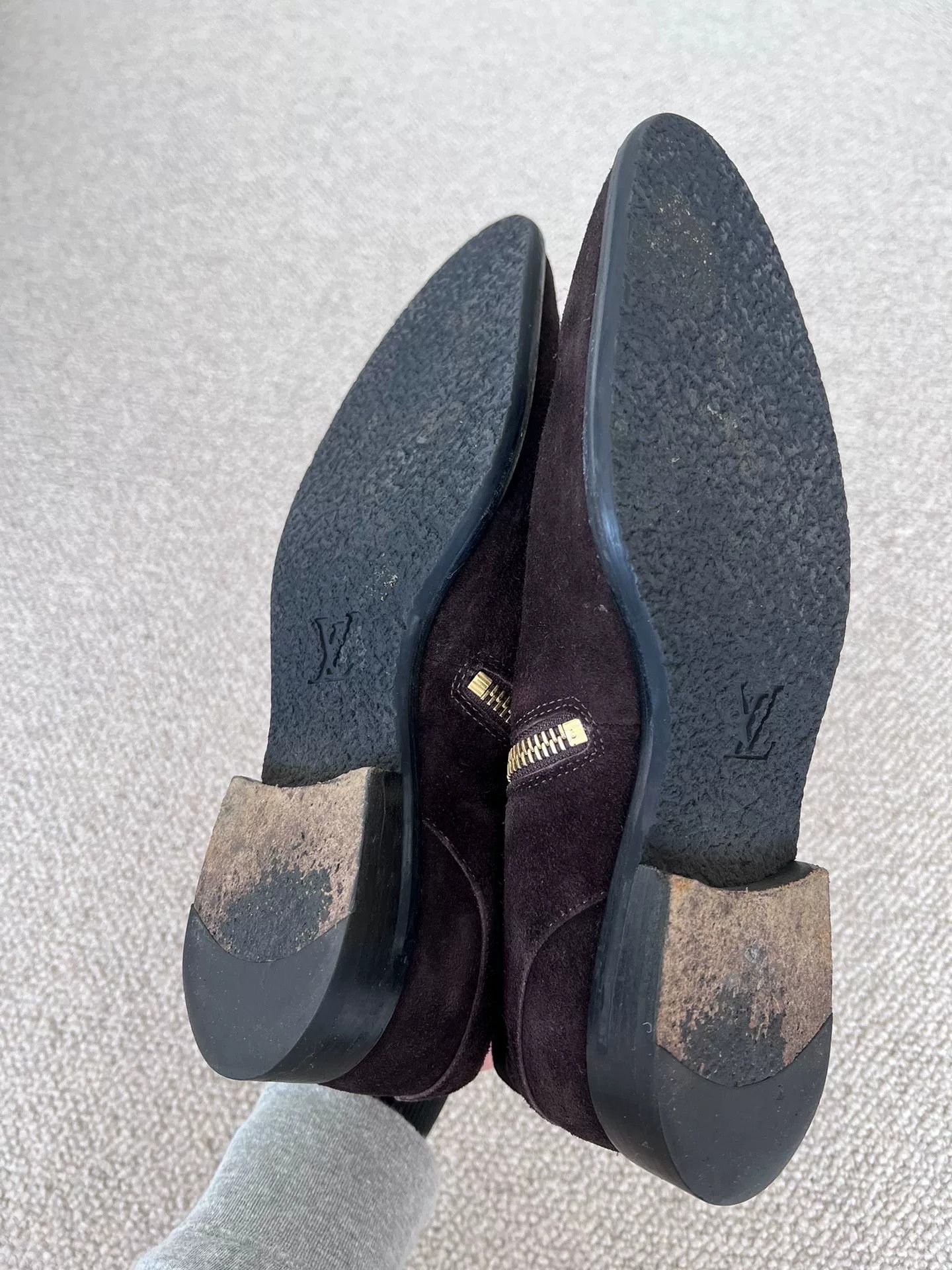 Louis Vuitton louis vuitton brown suede ankle boots Size US 10 / EU 43 - 6 Thumbnail