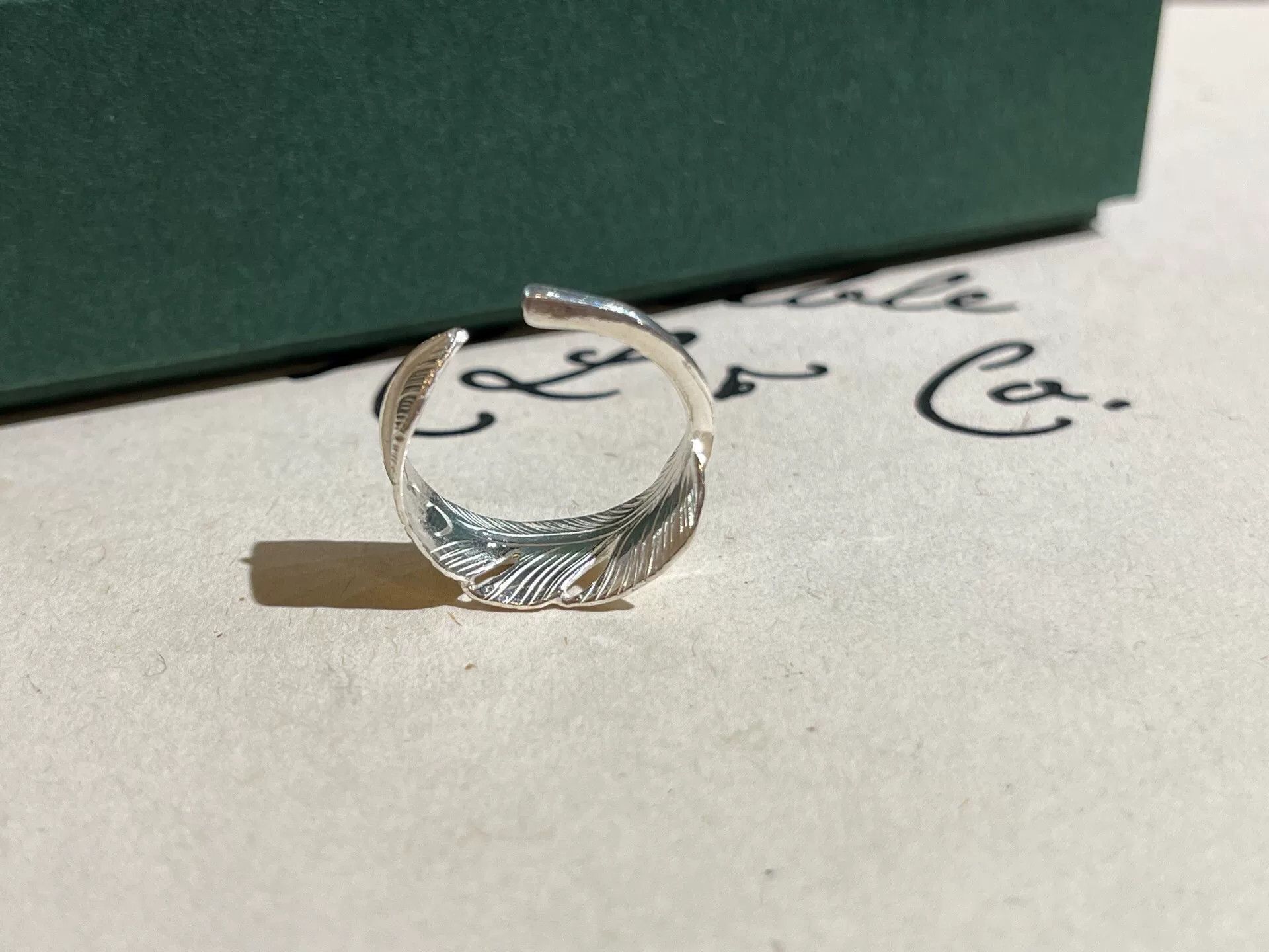 Takumi elegant silver feather ring adjustable size Size ONE SIZE - 7 Thumbnail