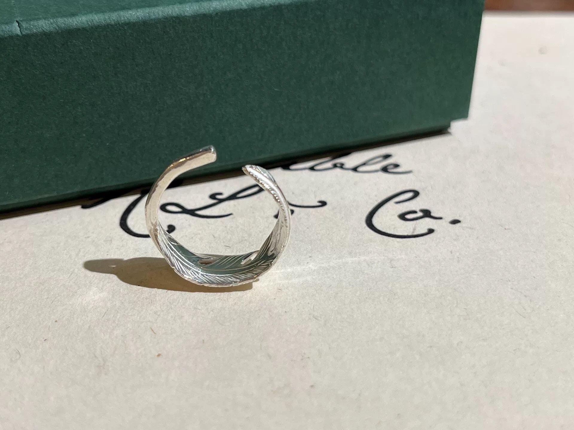 Takumi elegant silver feather ring adjustable size Size ONE SIZE - 8 Thumbnail