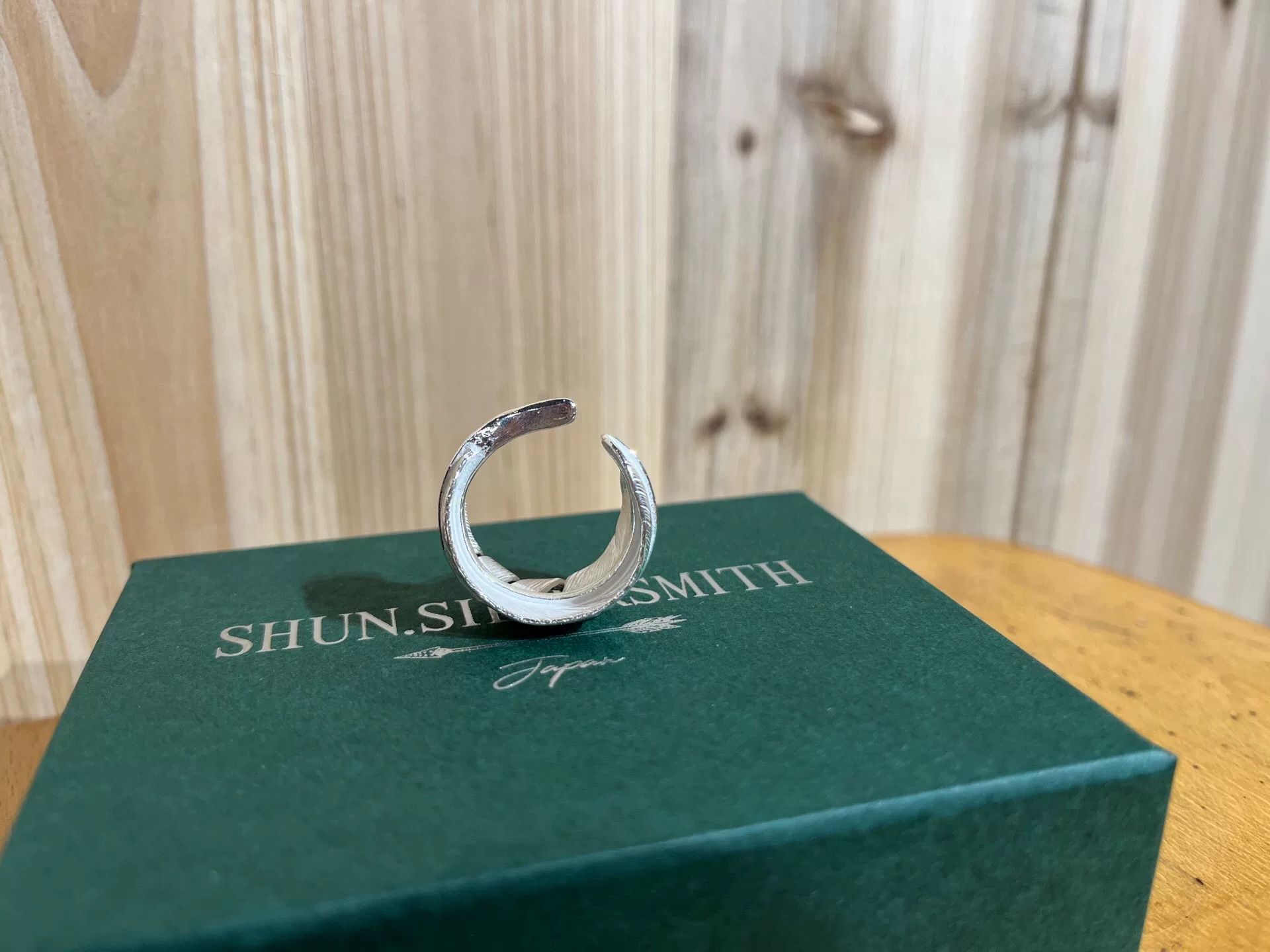 Takumi shun smith feather ring in silver Size ONE SIZE - 5 Thumbnail