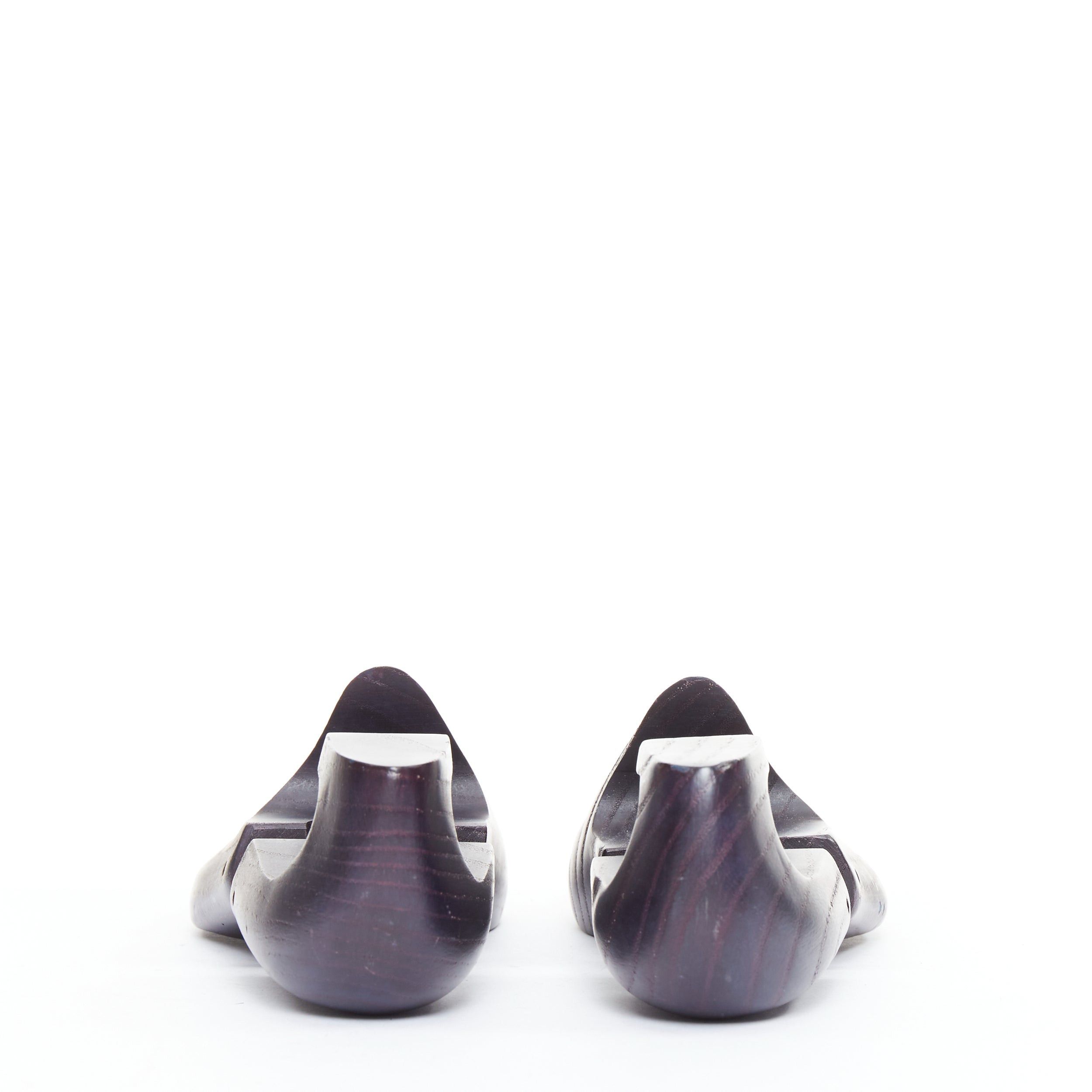 Berluti BERLUTI dark blue wooden carved logo shoe tree shape holder UK7 EU41 Size ONE SIZE - 6 Thumbnail