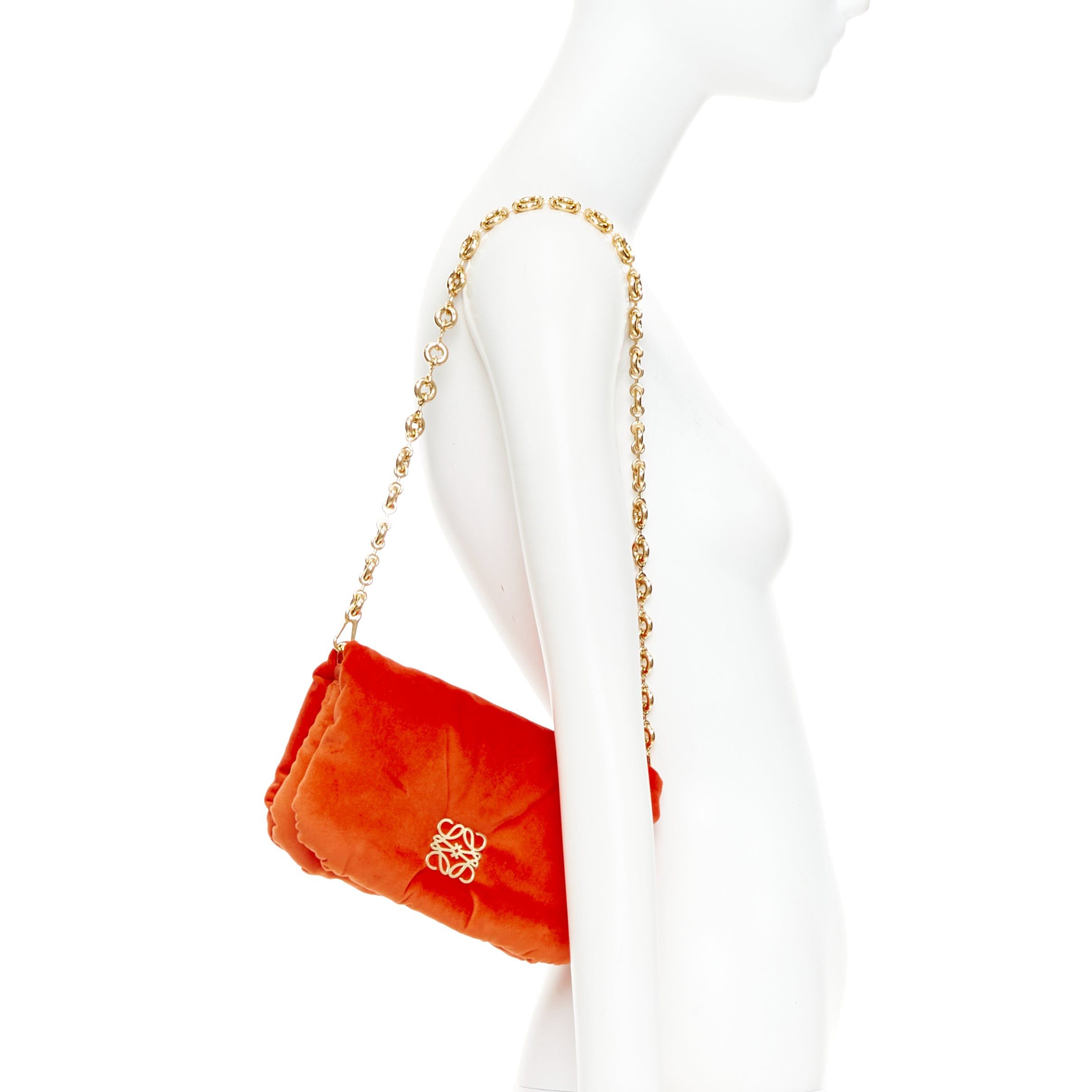Loewe LOEWE Mini Goya Puffer coral red orange velvet gold chain puffer cushion bag Size ONE SIZE - 2 Thumbnail