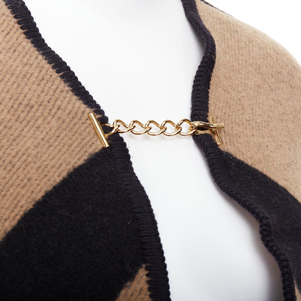 Burberry BURBERRY beige House Check wool cashmere chained cape blanket poncho Size M / US 6-8 / IT 42-44 - 2 Thumbnail