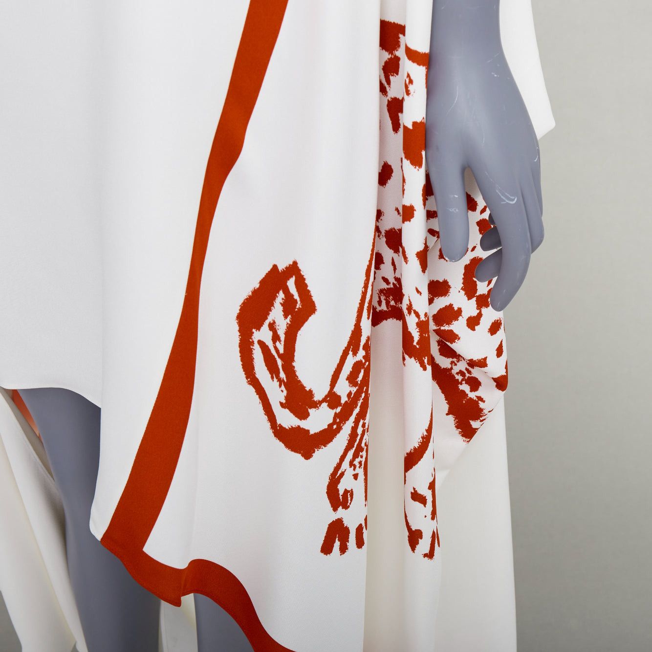 Salvatore Ferragamo FERRAGAMO Maximilian Davis 2023 Runway red animalier print crepe draped dress S Size S / US 4 / IT 40 - 2 Thumbnail