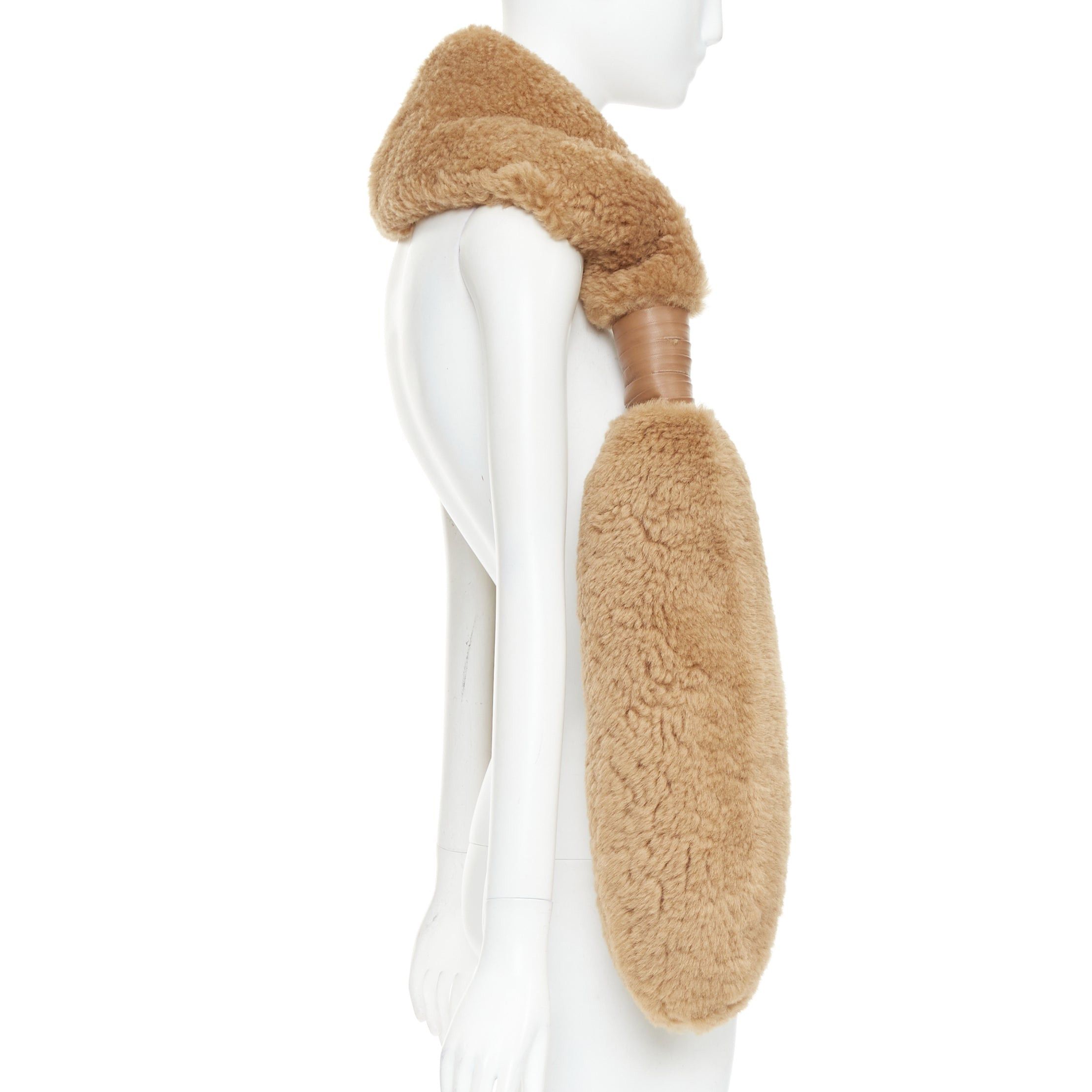 Bottega Veneta rare BOTTEGA VENETA 2021 Runway icelanding shearling leather wrap statement stole scarf Size ONE SIZE - 4 Thumbnail