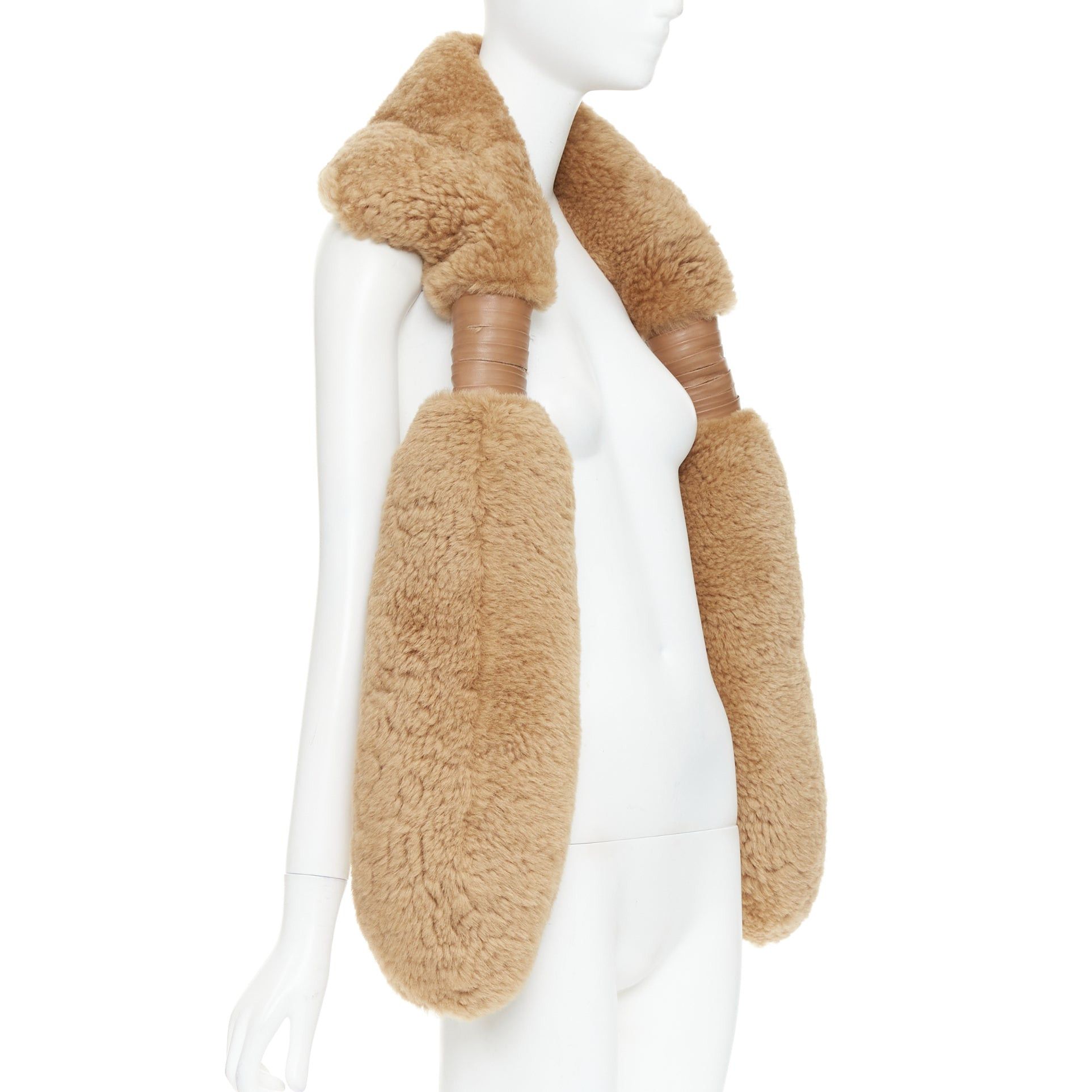 Bottega Veneta rare BOTTEGA VENETA 2021 Runway icelanding shearling leather wrap statement stole scarf Size ONE SIZE - 3 Thumbnail
