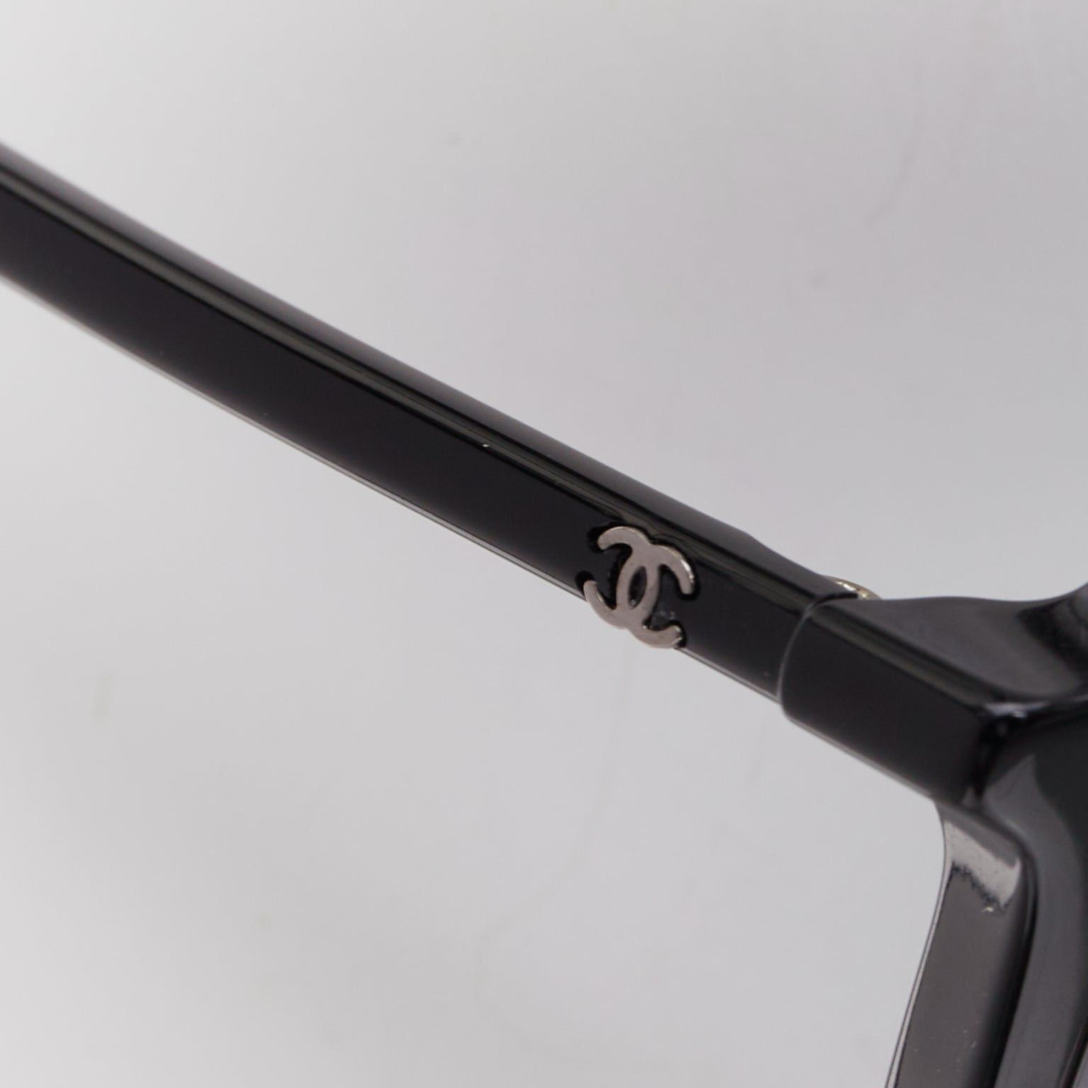Chanel CHANEL 5381A black acetate silver brow bar aviator pilot sunglasses Size ONE SIZE - 2 Thumbnail