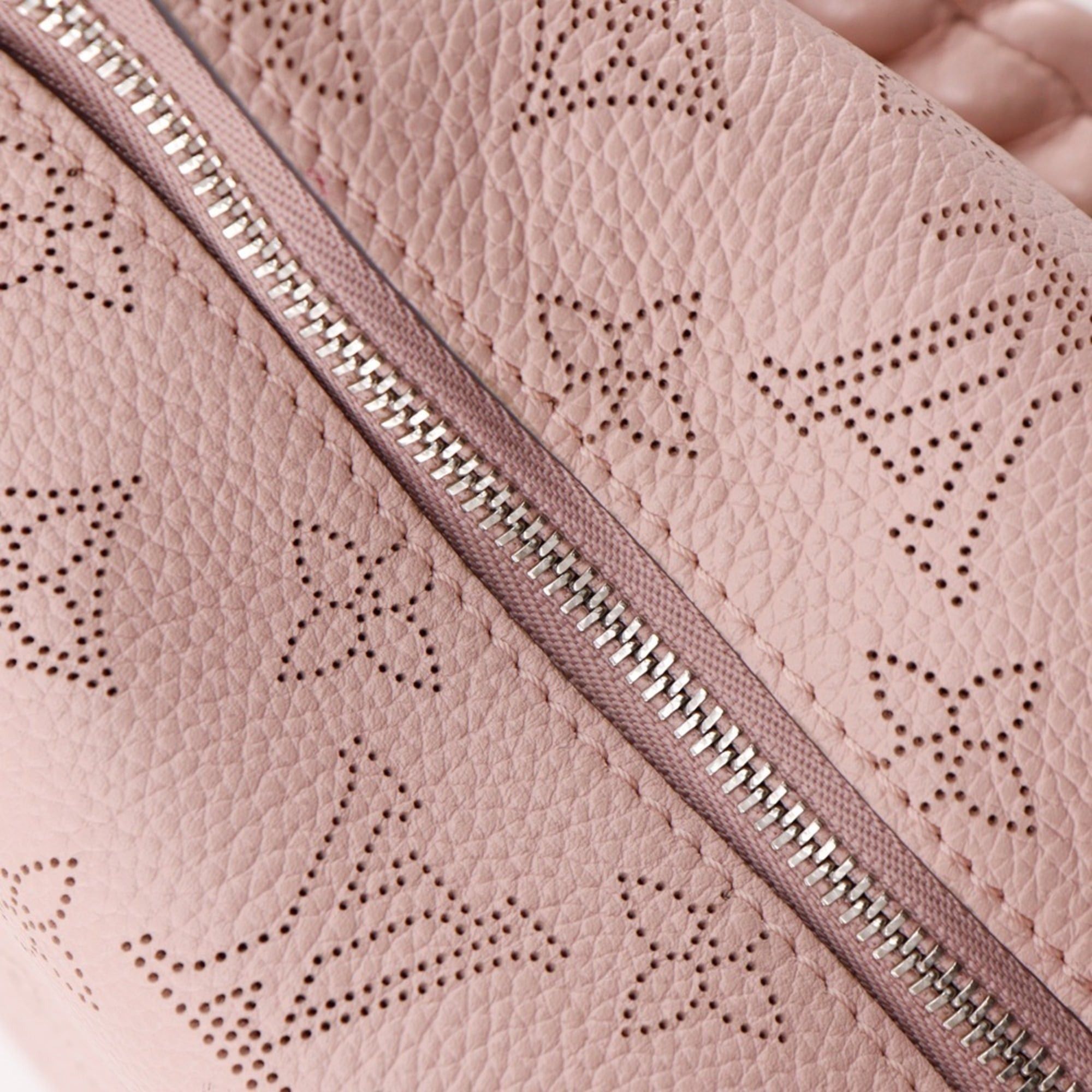 Louis Vuitton Louis Vuitton Babylon Chain BB Shoulder Bag 2WAY M51219 Monogram Mahina Magnolia 2018 Pink AH0168 A5 Zipper Women's Size ONE SIZE - 7 Thumbnail