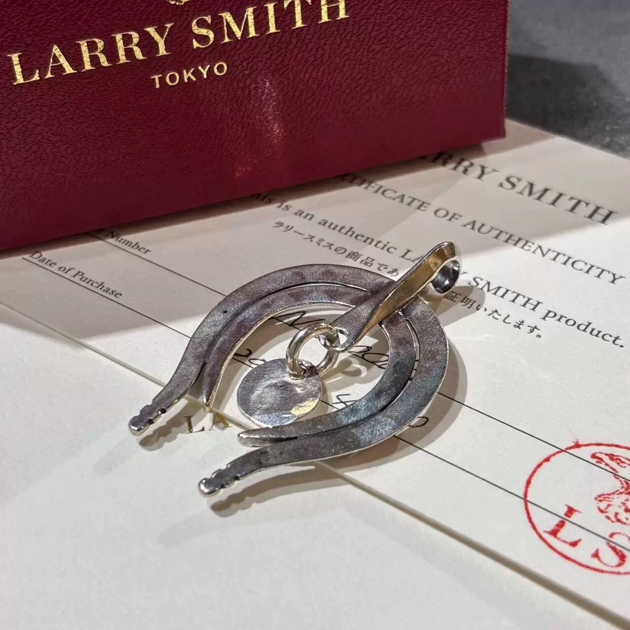 Larry Smith larry smith guardian pendant with authenticity card Size ONE SIZE - 3 Thumbnail