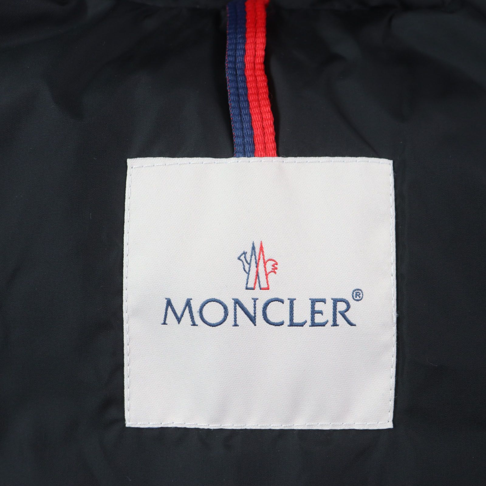 Moncler Moncler Moncler Montclar Nylon Down Jacket Plastic / Synthetic Outerwear DUTY FREE for USA Size ONE SIZE - 9 Thumbnail
