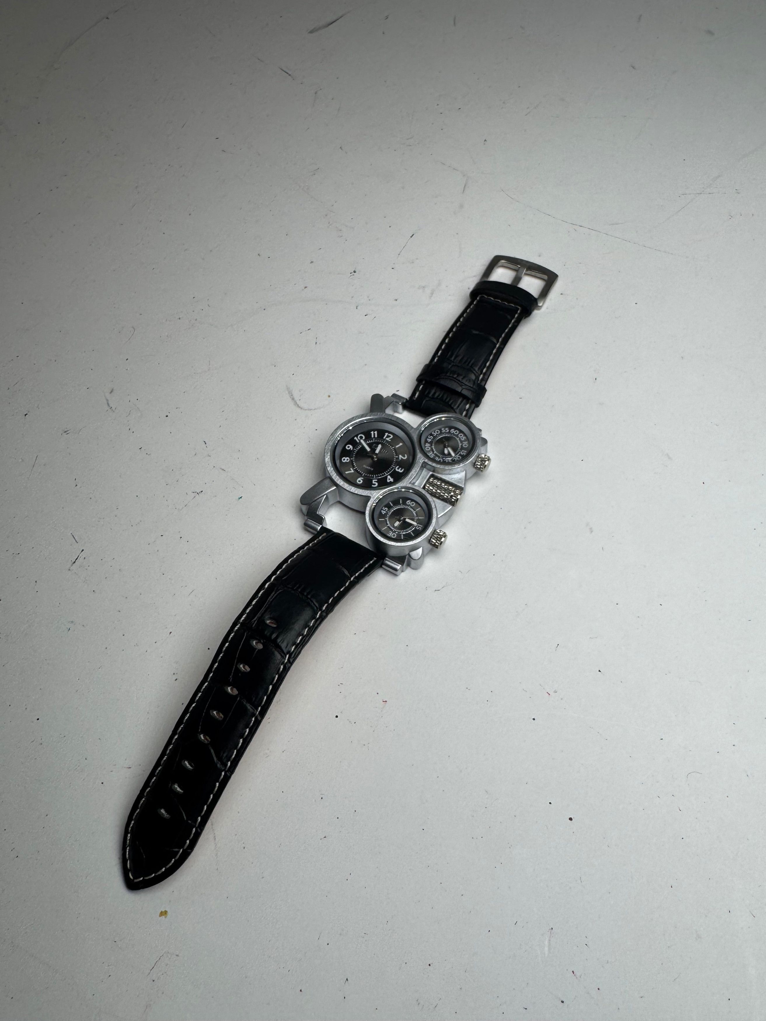 Other Mens Quartz Watch Black Silver Size ONE SIZE - 2 Thumbnail