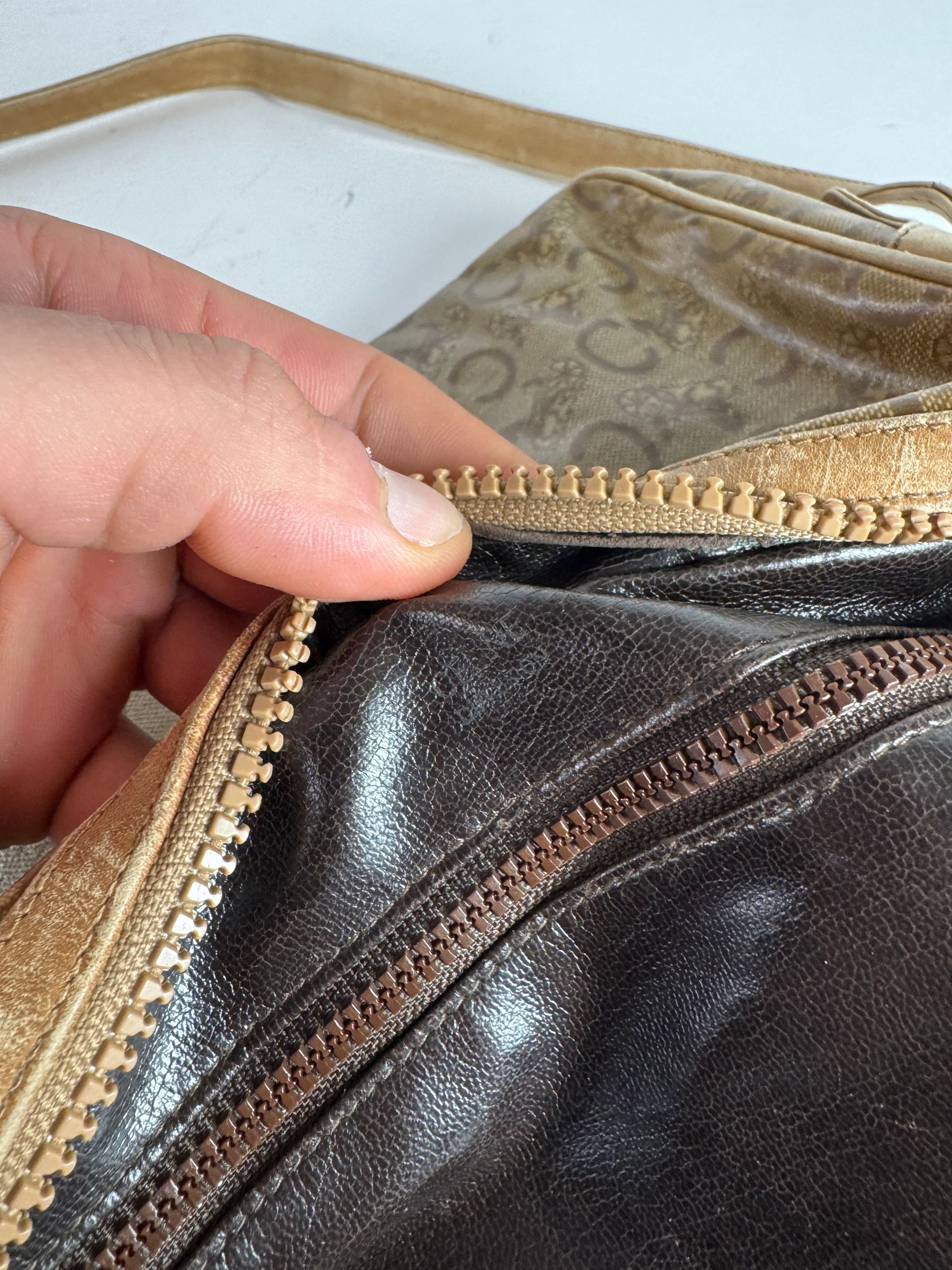 Other Vintage Celine Paris Patent Leather Monogram Crossbody Bag Size ONE SIZE - 4 Thumbnail