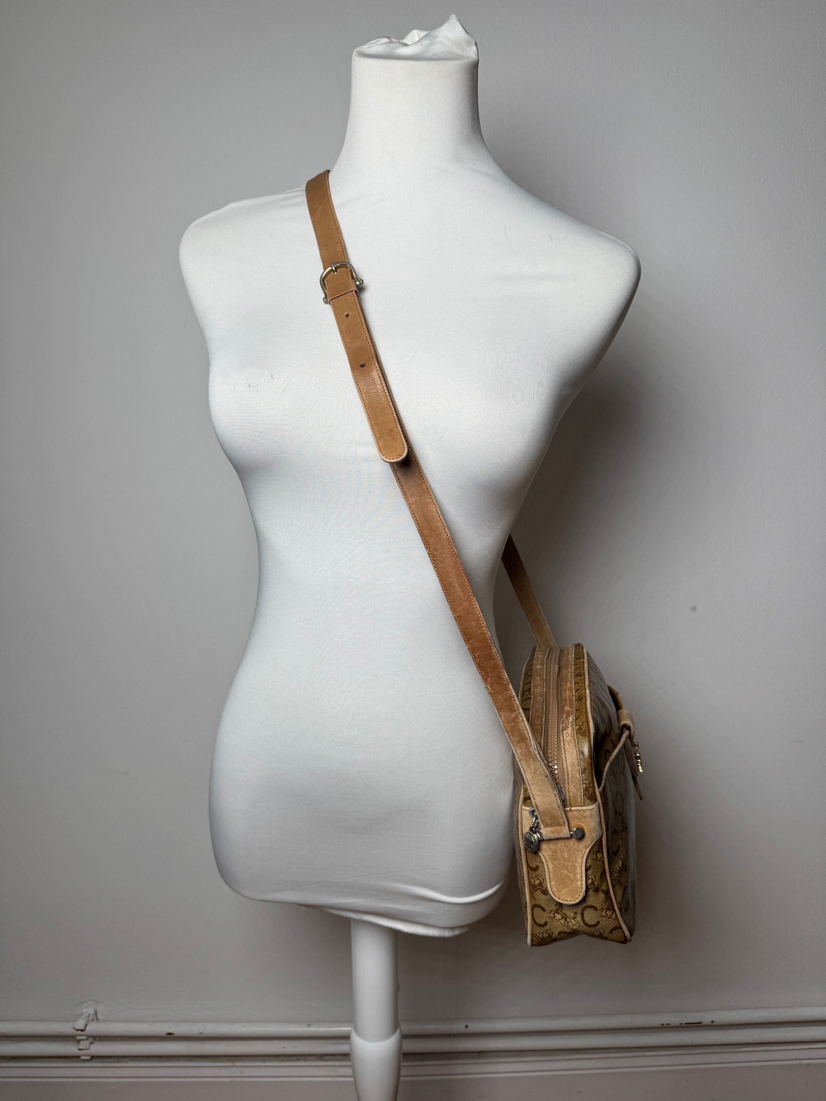 Other Vintage Celine Paris Patent Leather Monogram Crossbody Bag Size ONE SIZE - 12 Thumbnail
