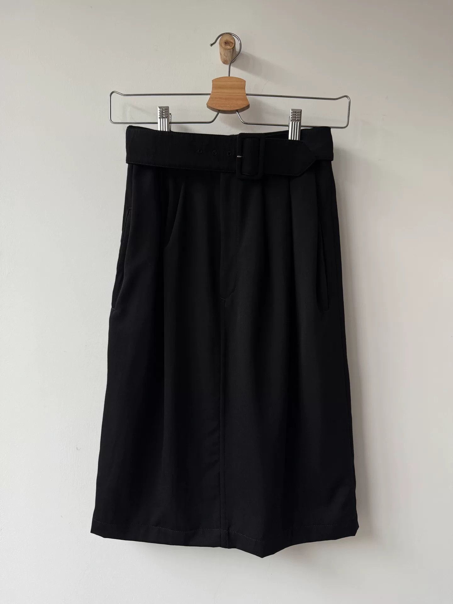 Y's Yohji Yamamoto Belted Black Skirt Size 32" / US 10 / IT 46 - 4 Thumbnail