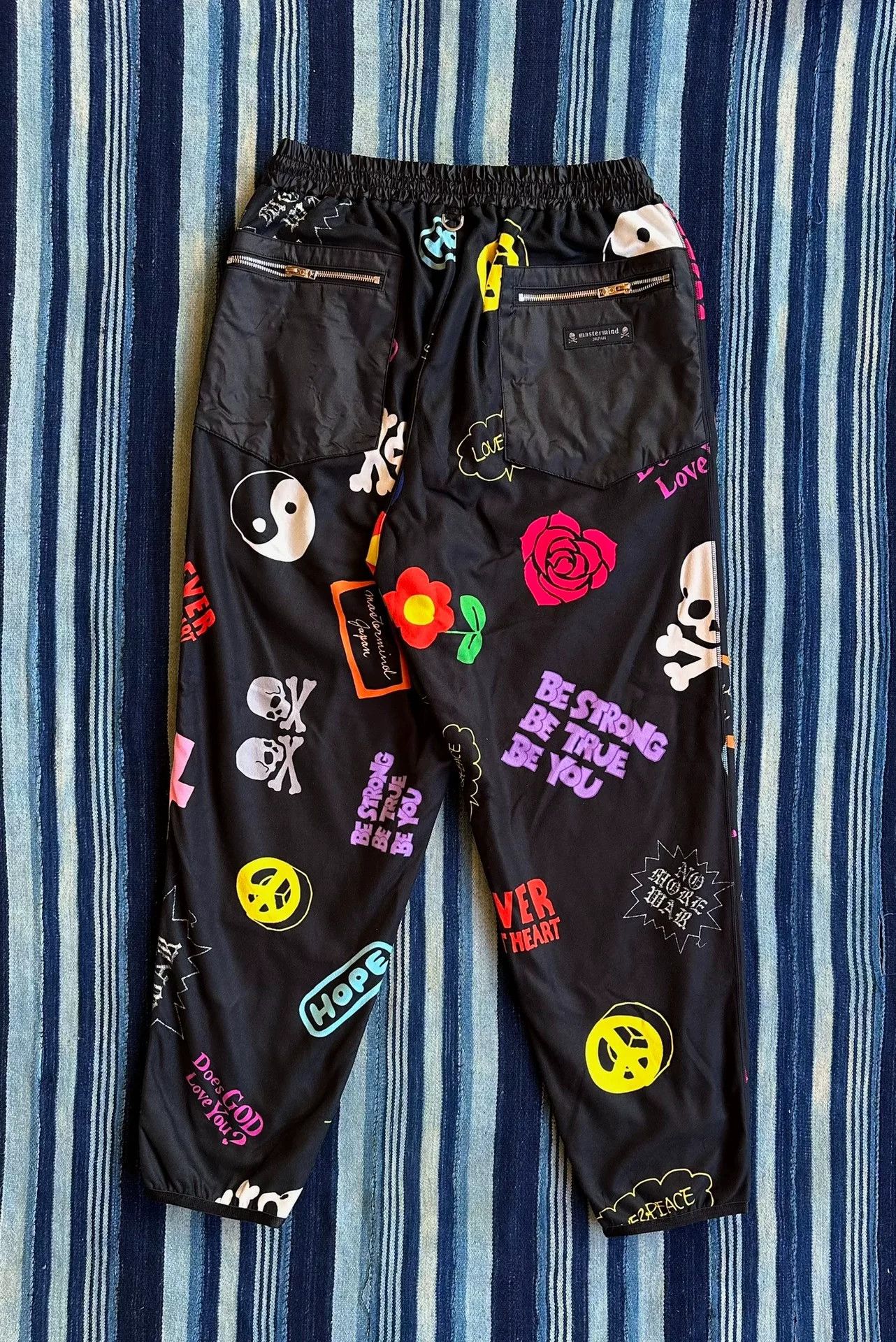 Mastermind Japan mastermind japan black base pants with graphics Size US 34 / EU 50 - 2 Thumbnail