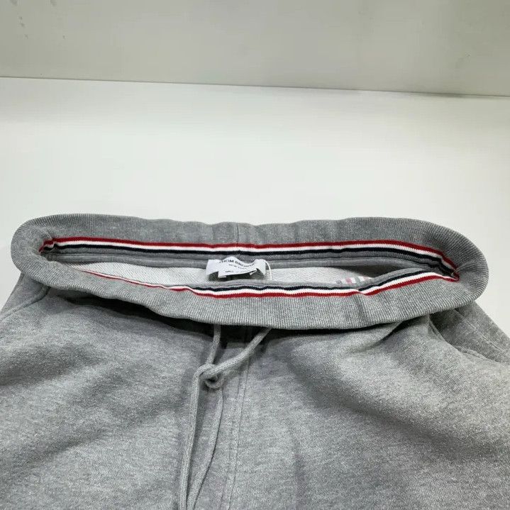 Thom Browne Thom Browne Gray Classic Striped Relaxed Shorts Size US 30 / EU 46 - 9 Thumbnail