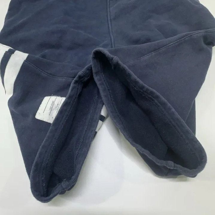 Thom Browne Thom Browne Classic Stripe Sports Shorts in Navy Blue Size US 30 / EU 46 - 18 Thumbnail