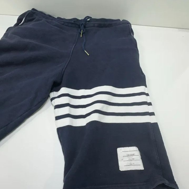 Thom Browne Thom Browne Classic Stripe Sports Shorts in Navy Blue Size US 30 / EU 46 - 20 Thumbnail