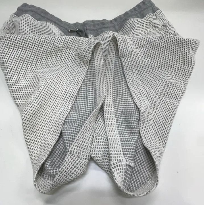 Thom Browne Thom Browne SS22 Gray Knitted Casual Shorts Size US 34 / EU 50 - 15 Thumbnail