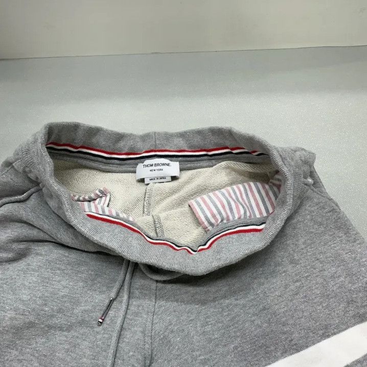 Thom Browne Thom Browne Classic Stripe Relaxed Grey Shorts Size US 26 / EU 42 - 7 Thumbnail