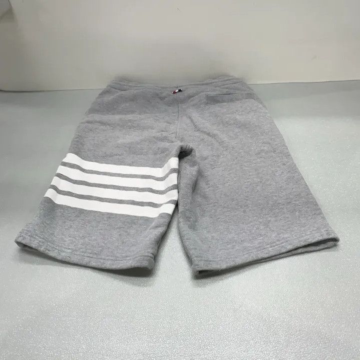 Thom Browne Thom Browne Classic Stripe Relaxed Grey Shorts Size US 26 / EU 42 - 10 Thumbnail