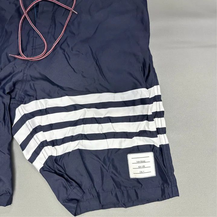 Thom Browne Thom Browne Classic Stripe Casual Shorts for Summer Size 28" / US 6 / IT 42 - 5 Thumbnail