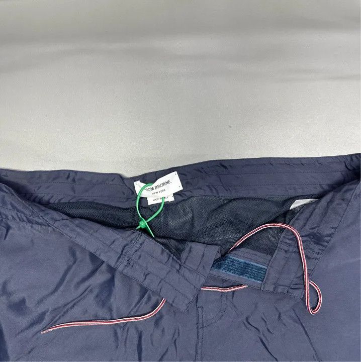 Thom Browne Thom Browne Classic Stripe Casual Shorts for Summer Size 28" / US 6 / IT 42 - 4 Thumbnail