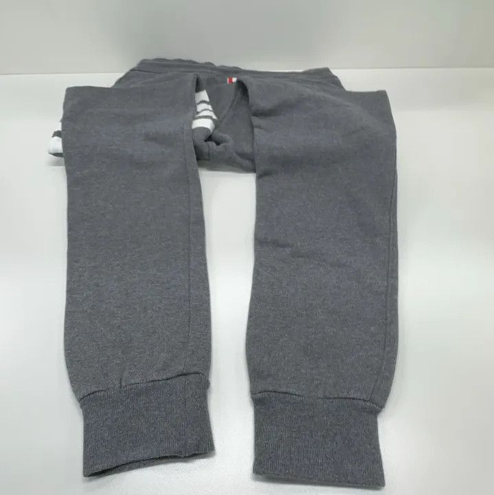 Thom Browne Thom Browne Gray Classic Stripe Sweatpants Size US 28 / EU 44 - 12 Thumbnail