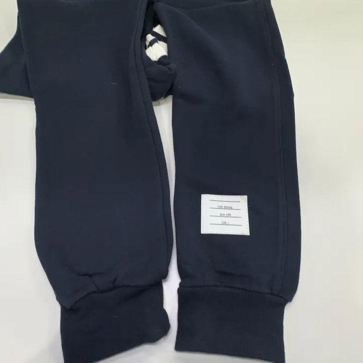 Thom Browne Thom Browne Classic Stripe Jogger Pants for Men Size US 30 / EU 46 - 11 Thumbnail