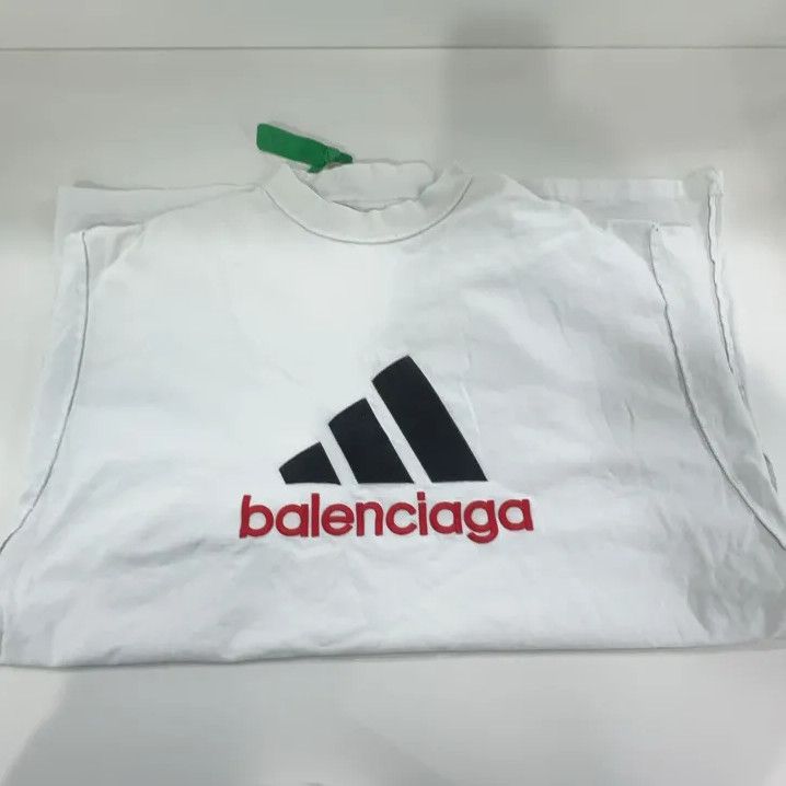 Balenciaga Balenciaga x adidas Embroidered Logo Short Sleeve Tee Size US M / EU 48-50 / 2 - 16 Thumbnail