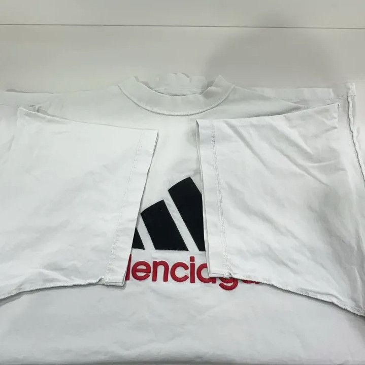 Balenciaga Balenciaga x adidas Embroidered Logo Short Sleeve Tee Size US M / EU 48-50 / 2 - 15 Thumbnail