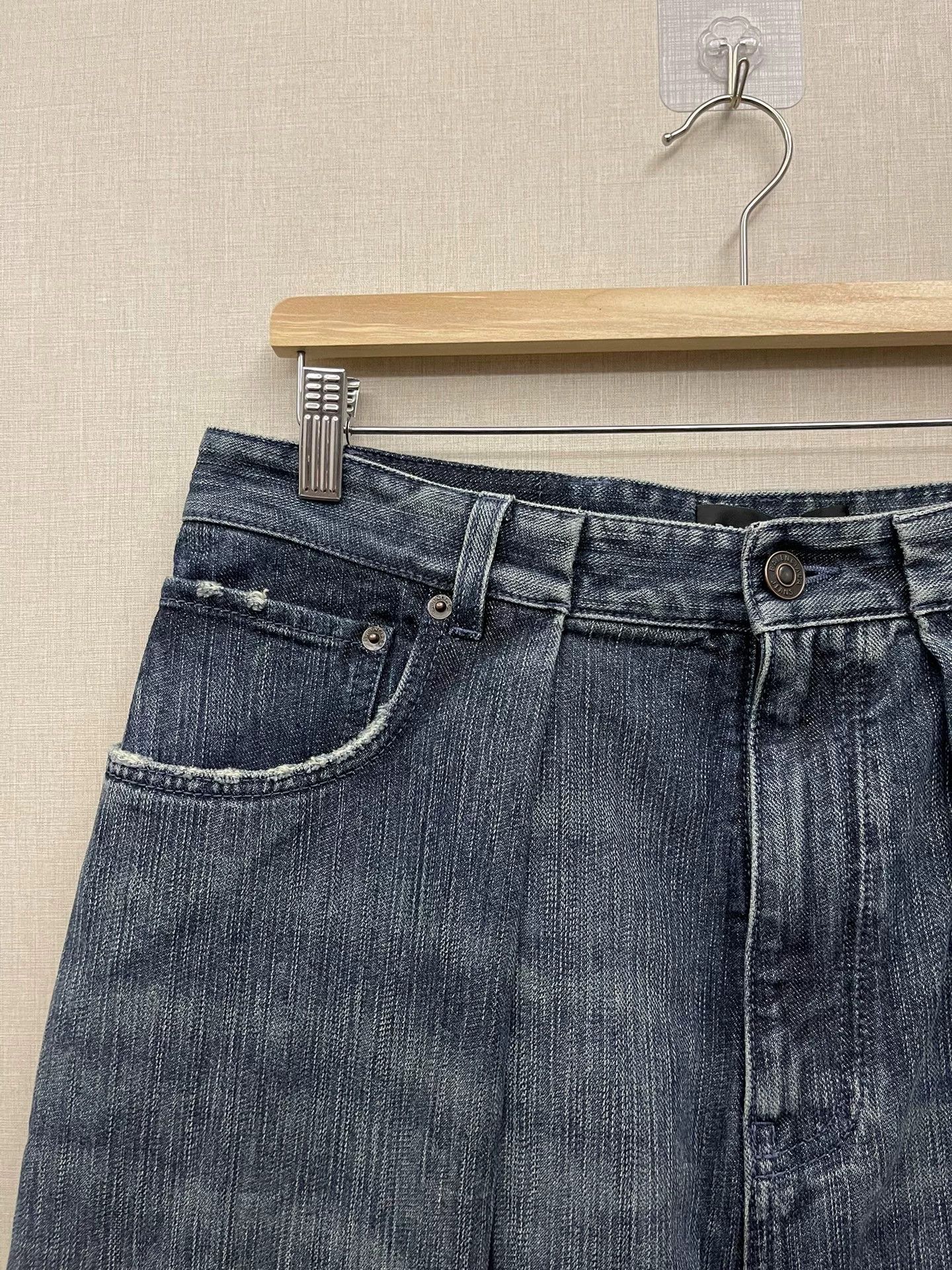 Balenciaga balenciaga baggy wide-leg denim pants Size US 28 / EU 44 - 4 Thumbnail