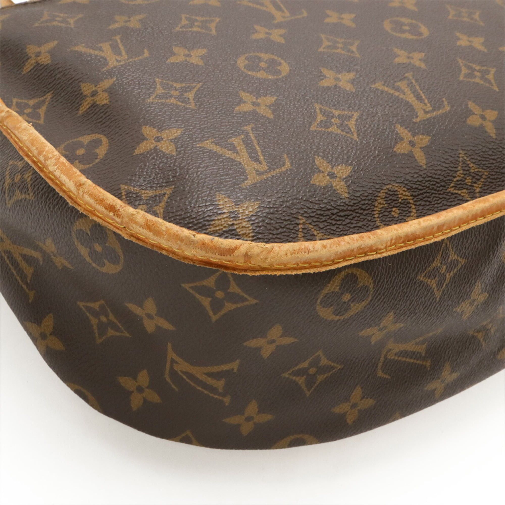 LOUIS VUITTON Monogram Menilmontant MM Shoulder Bag M40473