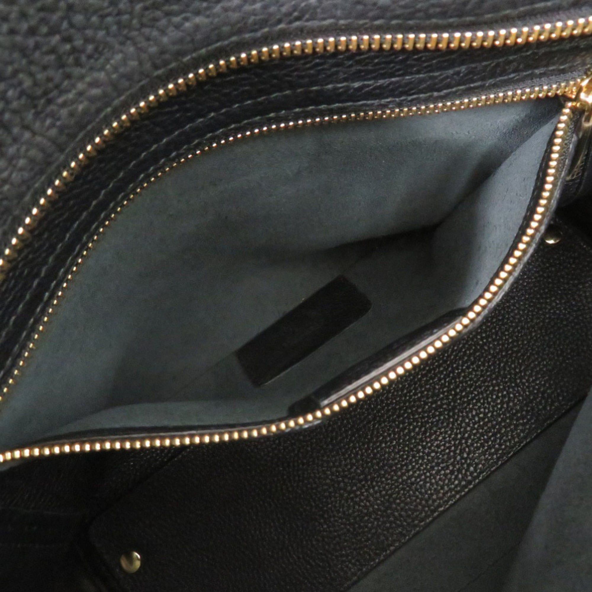 Salvatore Ferragamo Excellent condition Salvatore Ferragamo Gancini leather black one-shoulder bag, item number 0645 Size ONE SIZE - 6 Thumbnail