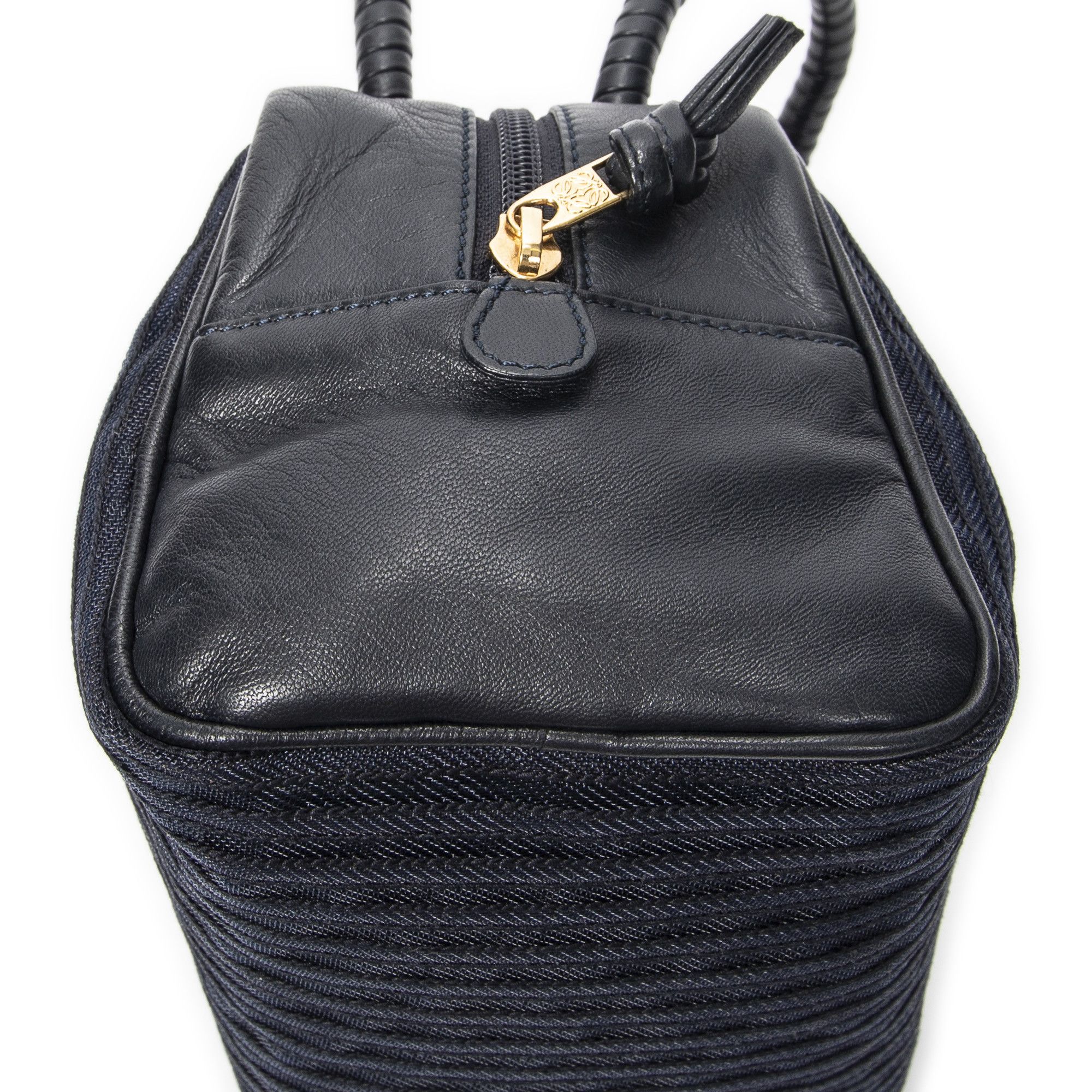 Loewe Vintage Mini Mesh Handbag Size ONE SIZE - 8 Thumbnail