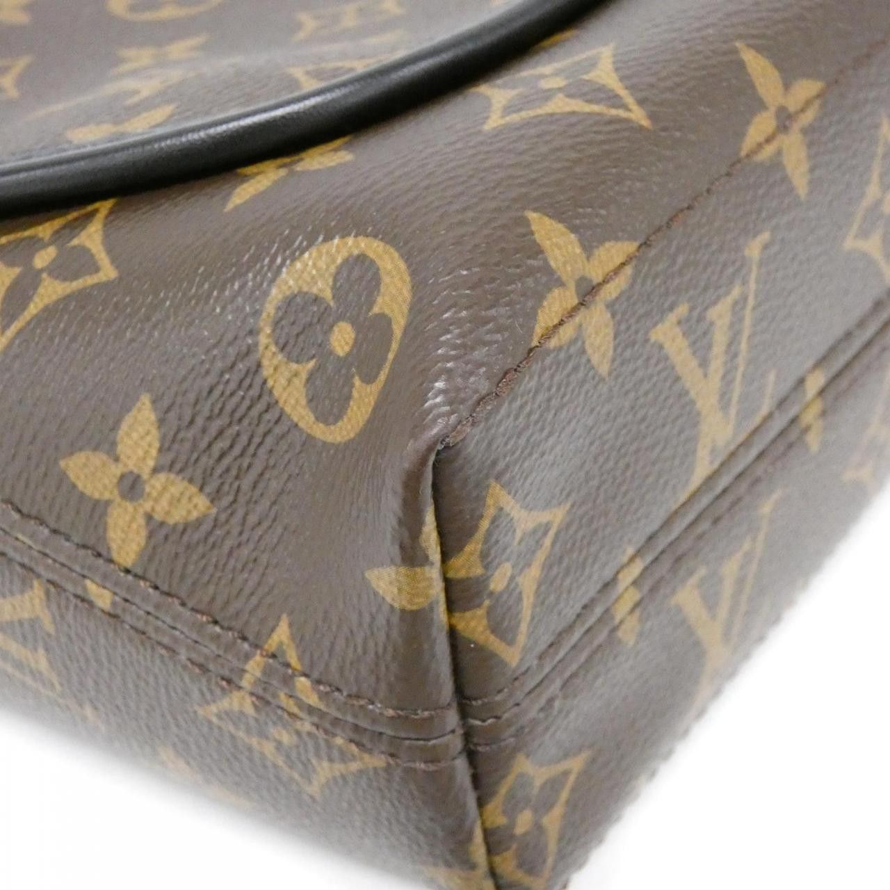 Louis Vuitton Louis Vuitton Louis Vuitton Monogram Macassar Magnetic Messenger Shoulder Bag Textile Shoulder Bag M45557 DUTY FREE for USA Size ONE SIZE - 3 Thumbnail