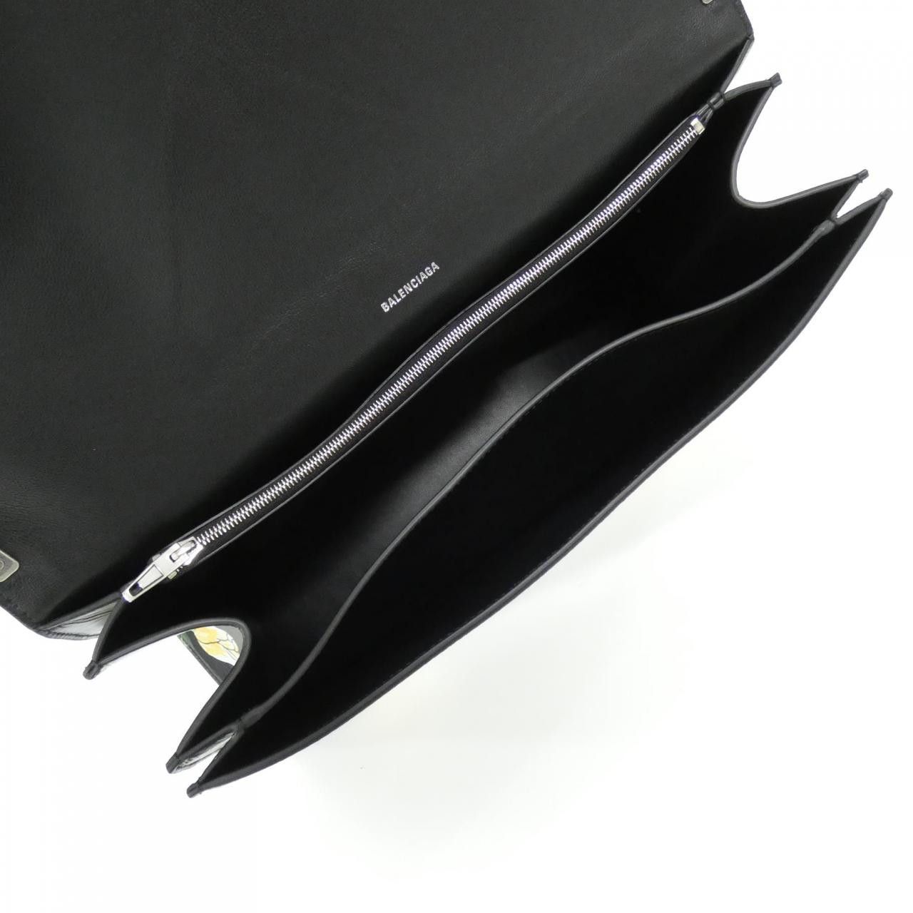 Balenciaga Balenciaga Balenciaga 766058 2AARS Leather Shoulder Bag Leather Shoulder Bag 766058 2AARS DUTY FREE for USA Size ONE SIZE - 8 Thumbnail
