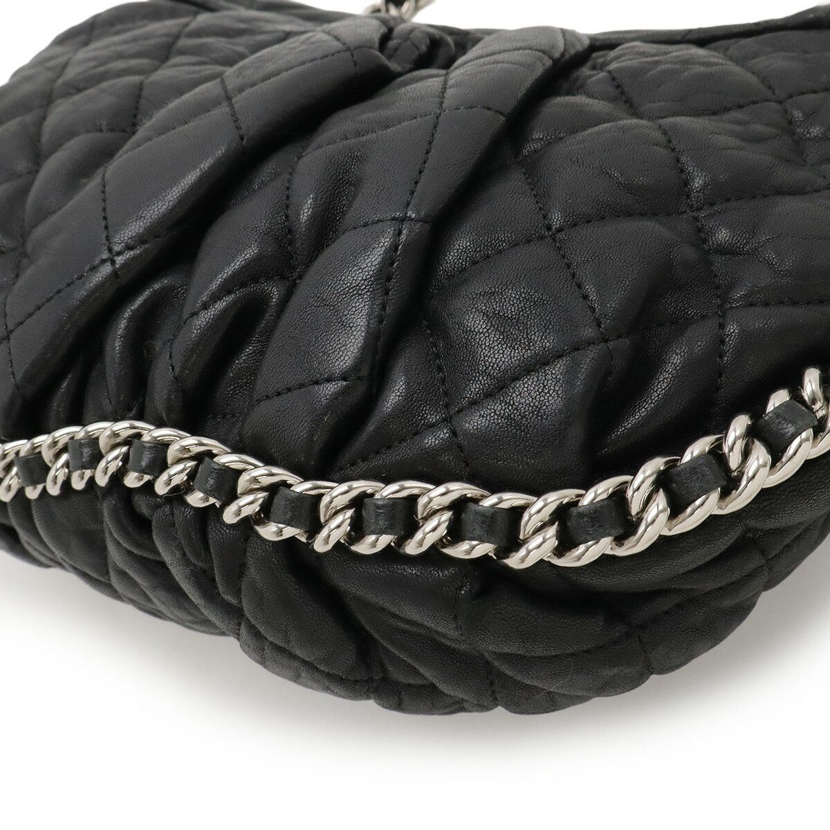 Chanel Chanel Chanel Matelassé Chain Around Lambskin Shoulder Bag Leather Shoulder Bag A49889 DUTY FREE for USA Size ONE SIZE - 3 Thumbnail