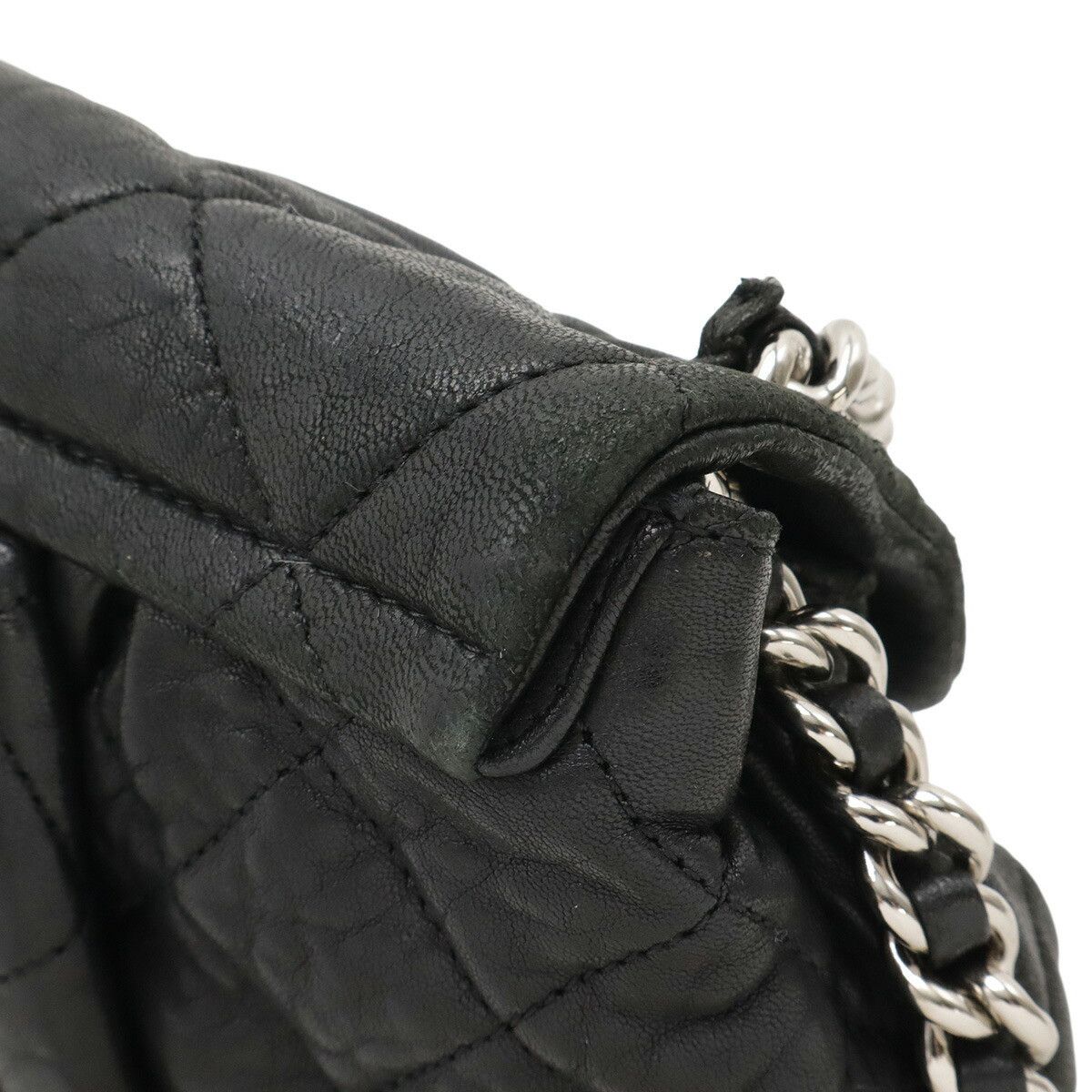 Chanel Chanel Chanel Matelassé Chain Around Lambskin Shoulder Bag Leather Shoulder Bag A49889 DUTY FREE for USA Size ONE SIZE - 4 Thumbnail