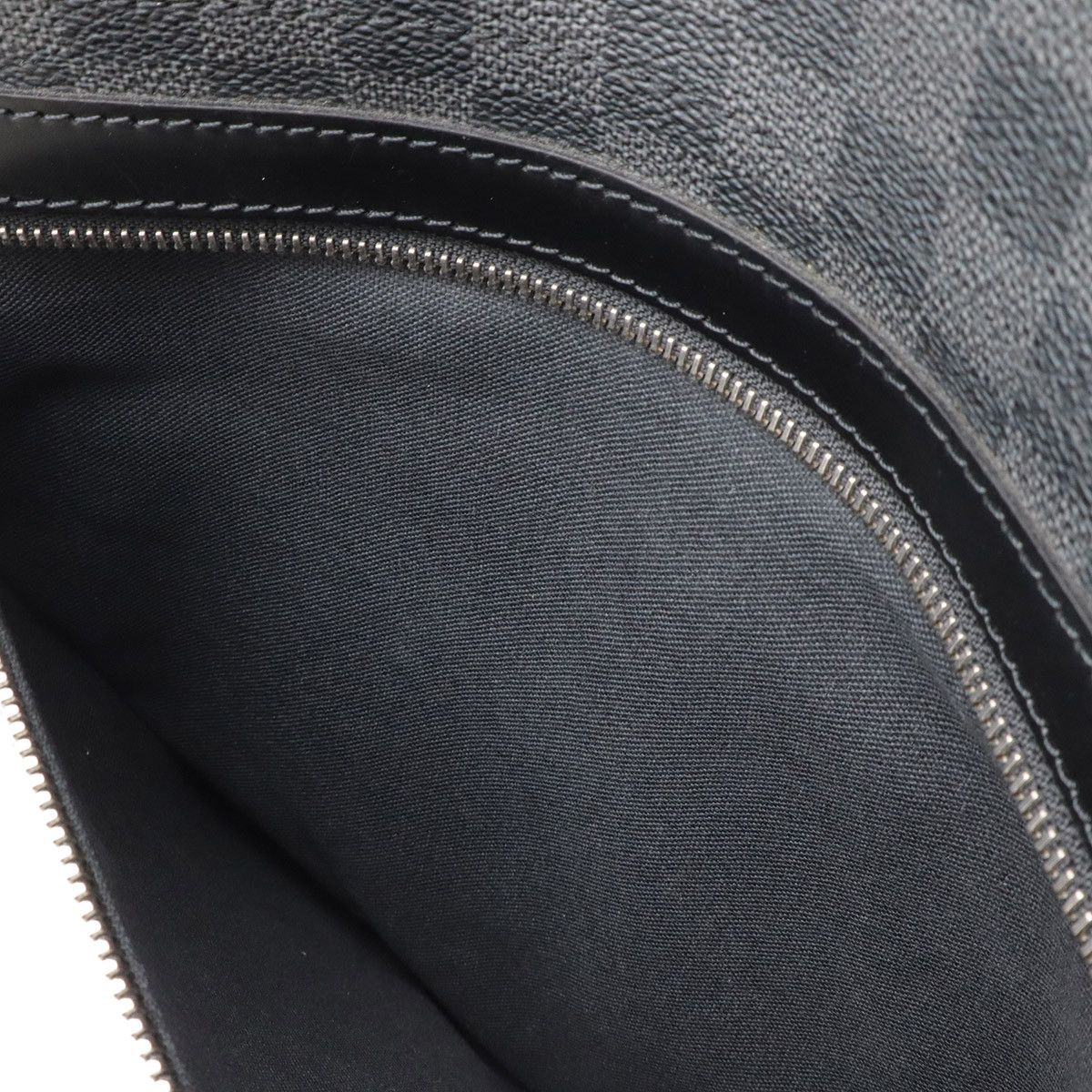 Louis Vuitton Louis Vuitton Louis Vuitton Daniel MM Damier Graphite Shoulder Bag Textile Crossbody Bag N58029 DUTY FREE for USA Size ONE SIZE - 9 Thumbnail