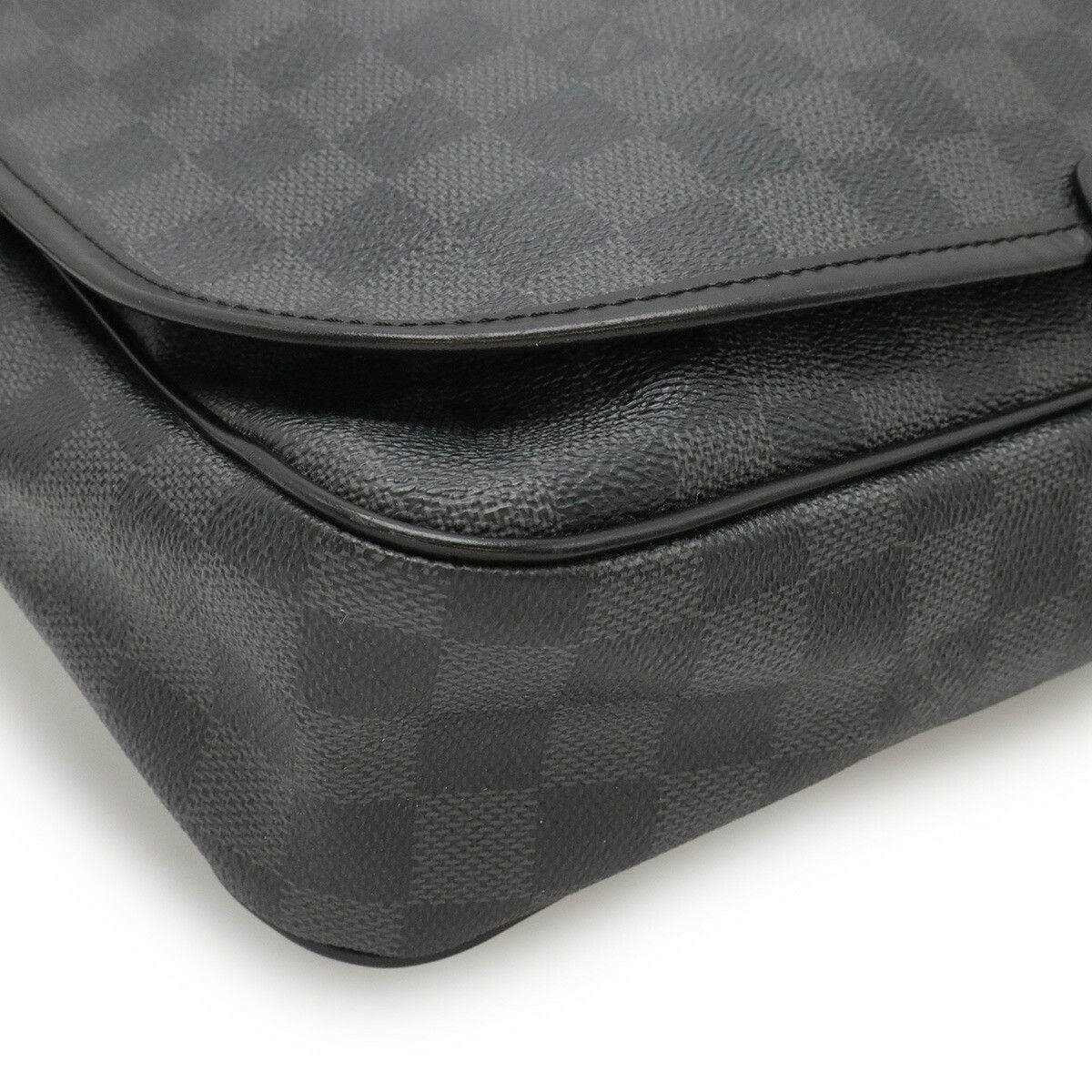 Louis Vuitton Louis Vuitton Louis Vuitton Daniel MM Damier Graphite Shoulder Bag Textile Crossbody Bag N58029 DUTY FREE for USA Size ONE SIZE - 3 Thumbnail