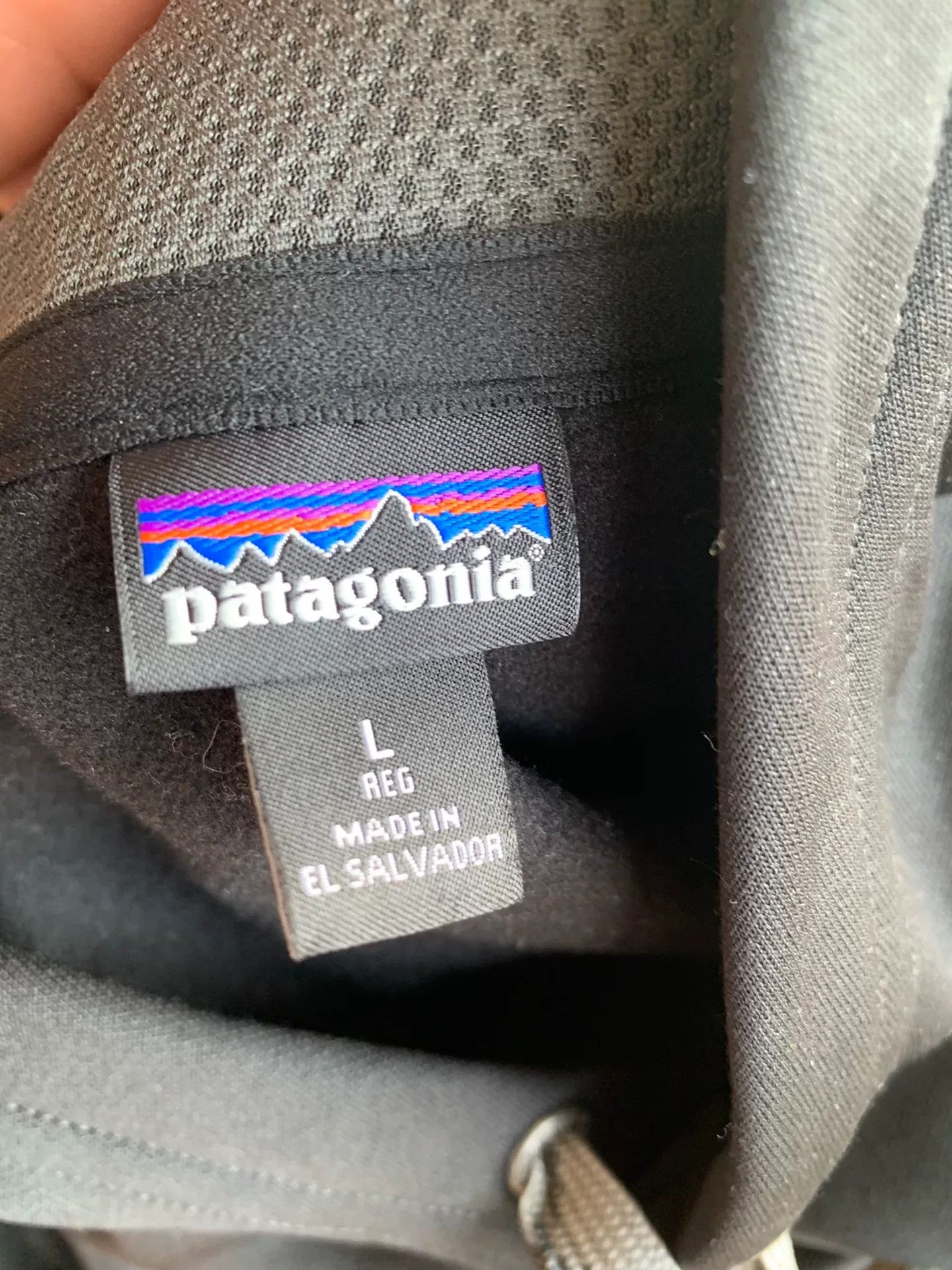 Patagonia patagonia black fish graphic hooded sweatshirt Size US L / EU 52-54 / 3 - 4 Thumbnail