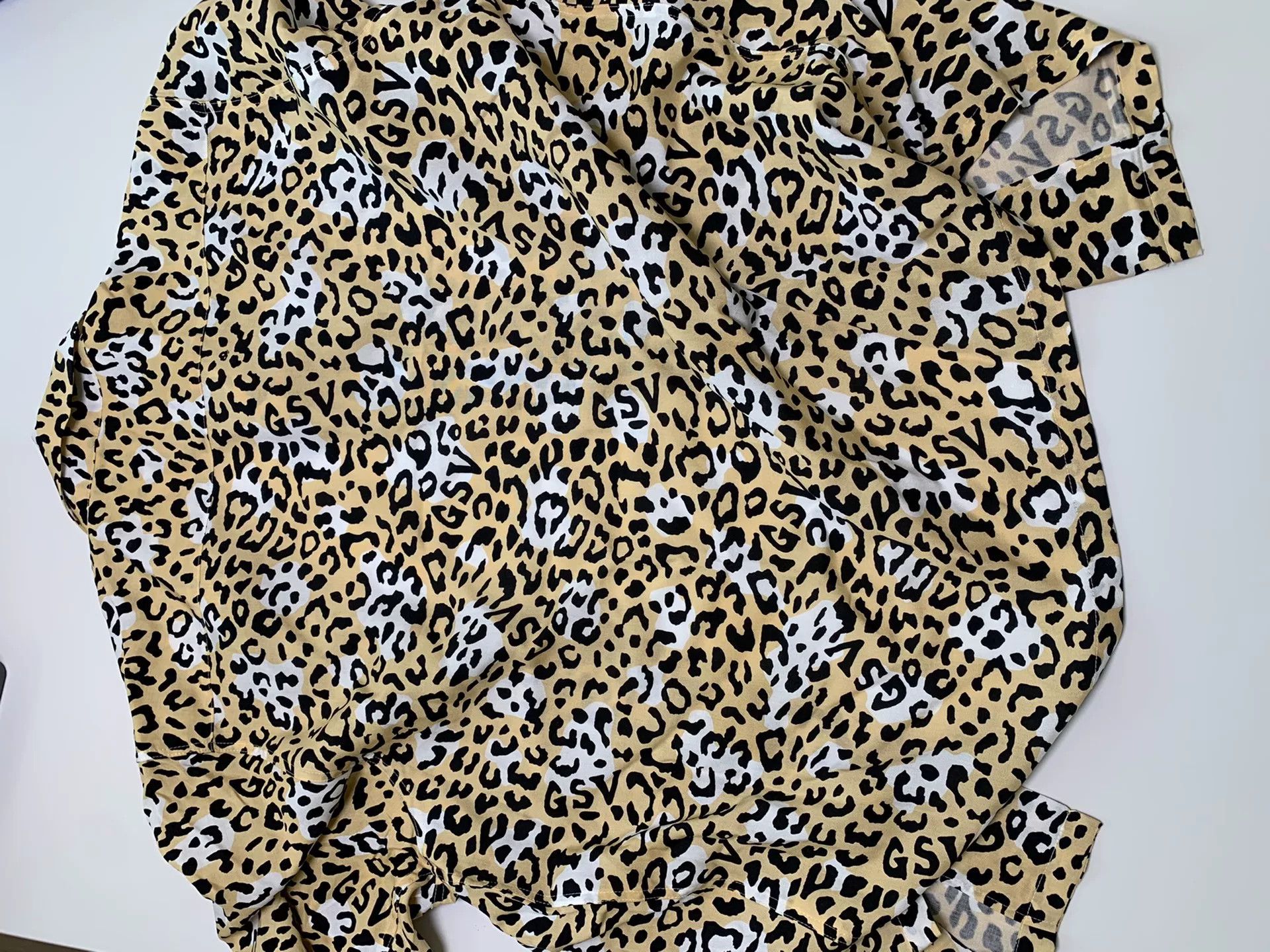 Japanese Brand leopard print short sleeve shirt Size US XL / EU 56 / 4 - 6 Thumbnail