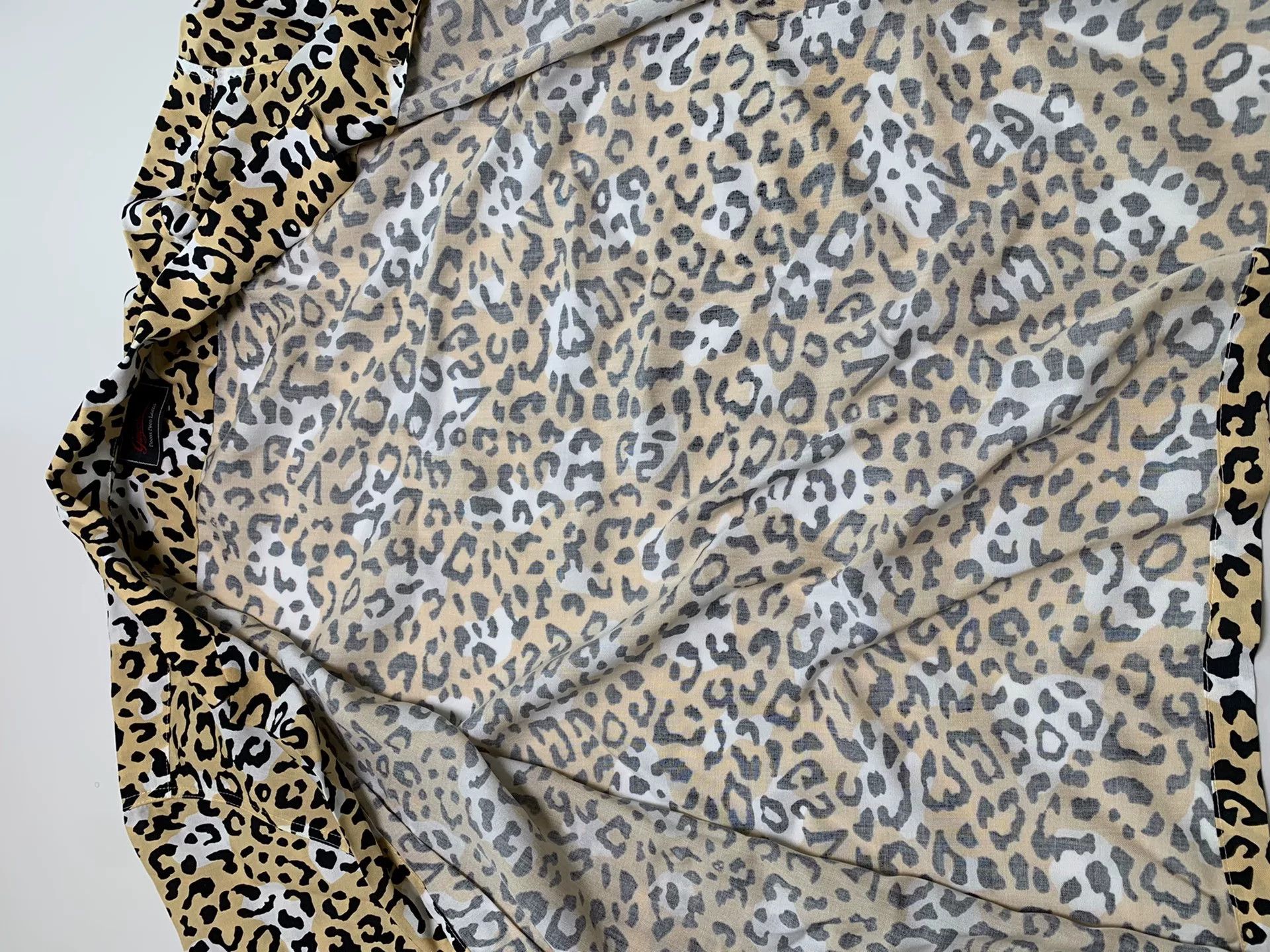 Japanese Brand leopard print short sleeve shirt Size US XL / EU 56 / 4 - 5 Thumbnail
