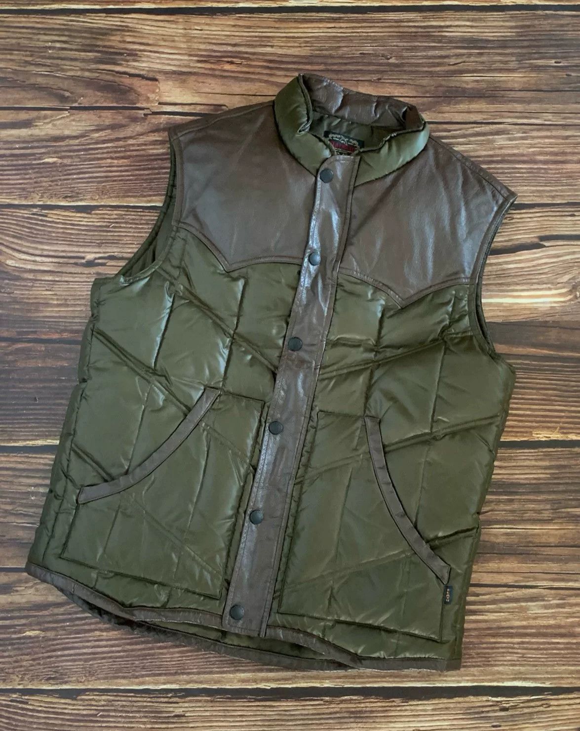 Japanese Brand green puffer vest with leather accents Size US L / EU 52-54 / 3 - 9 Thumbnail