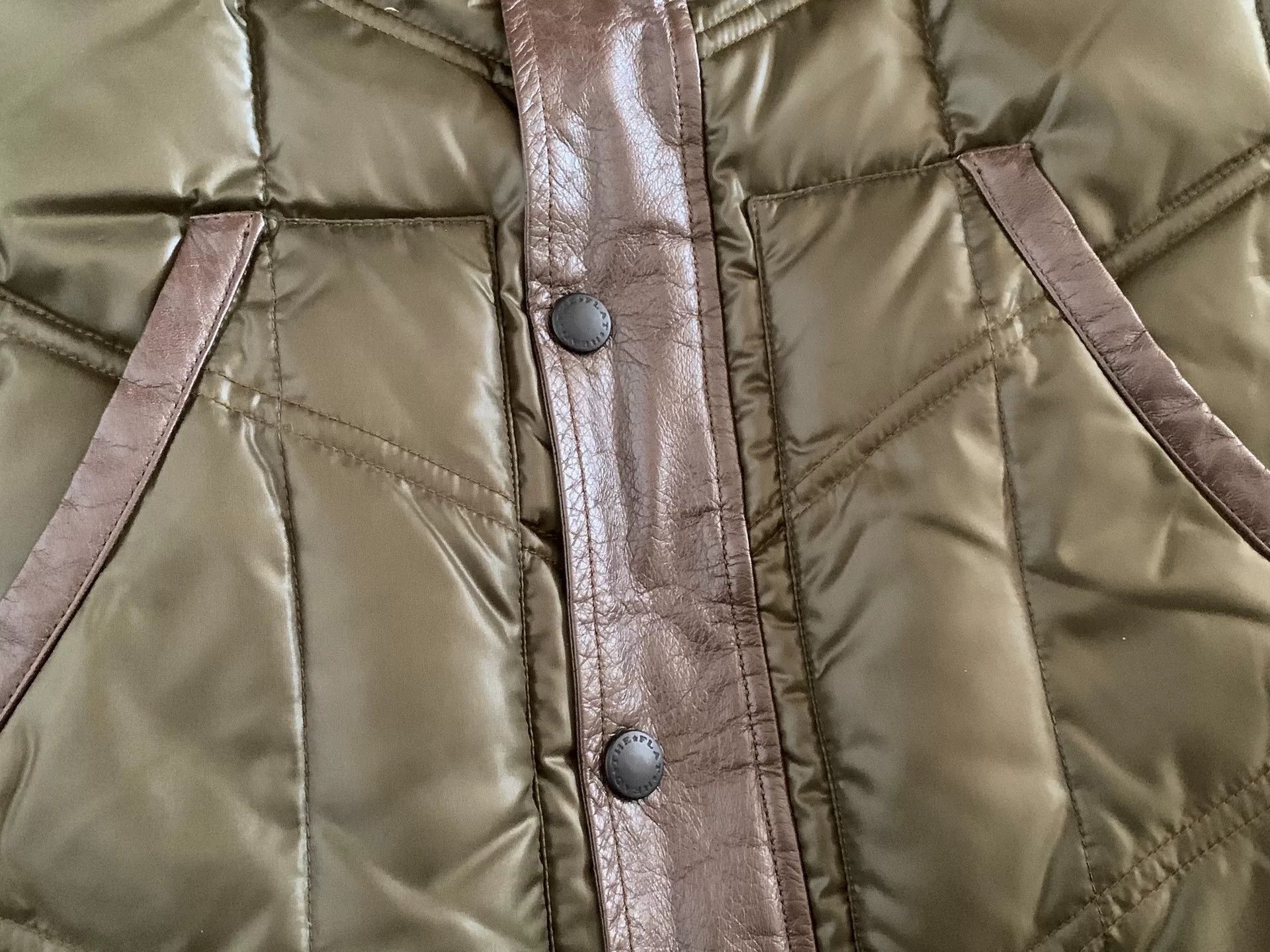 Japanese Brand green puffer vest with leather accents Size US L / EU 52-54 / 3 - 5 Thumbnail
