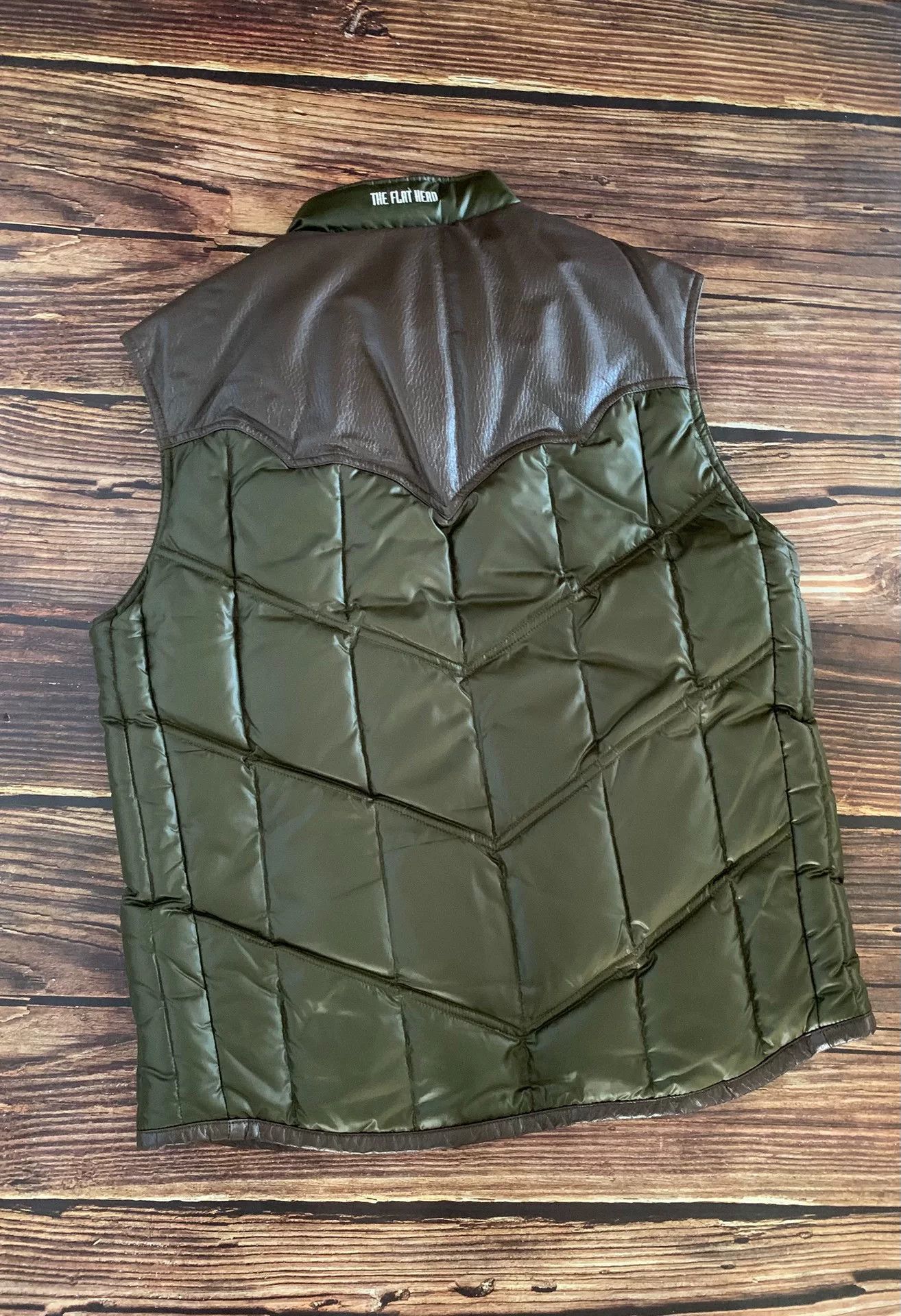 Japanese Brand green puffer vest with leather accents Size US L / EU 52-54 / 3 - 2 Thumbnail